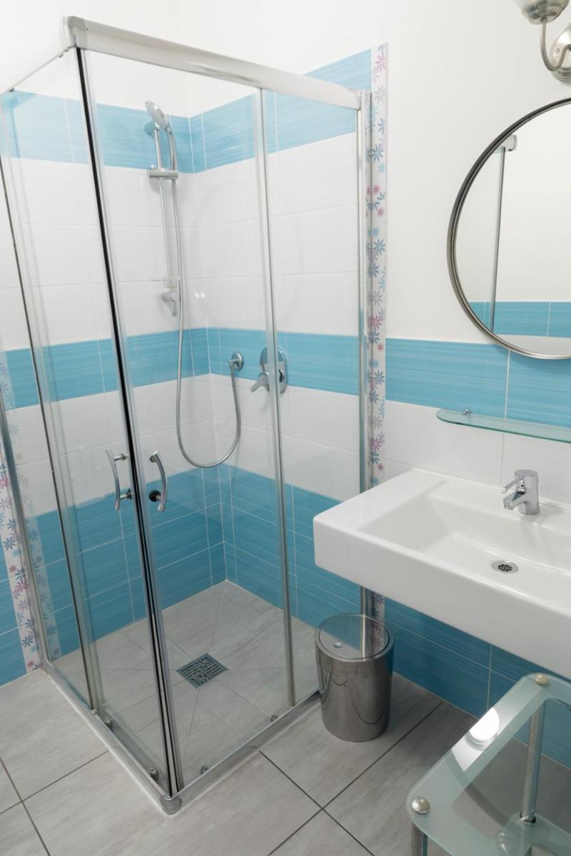 Triple Room - Photo 6