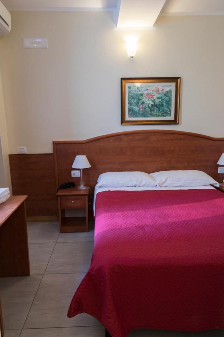 Double Room - Photo 11