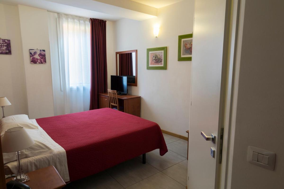Double Room - Photo 1
