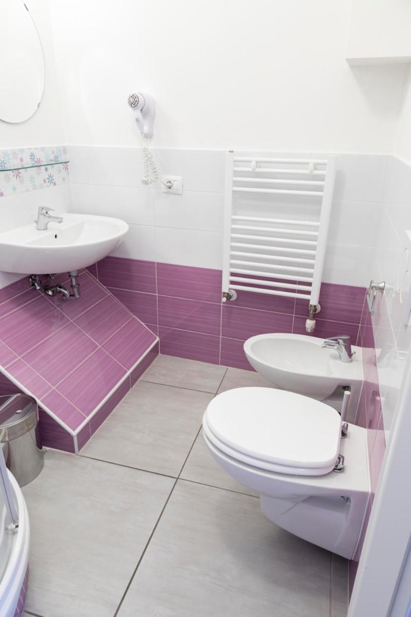 Double Room - Photo 18