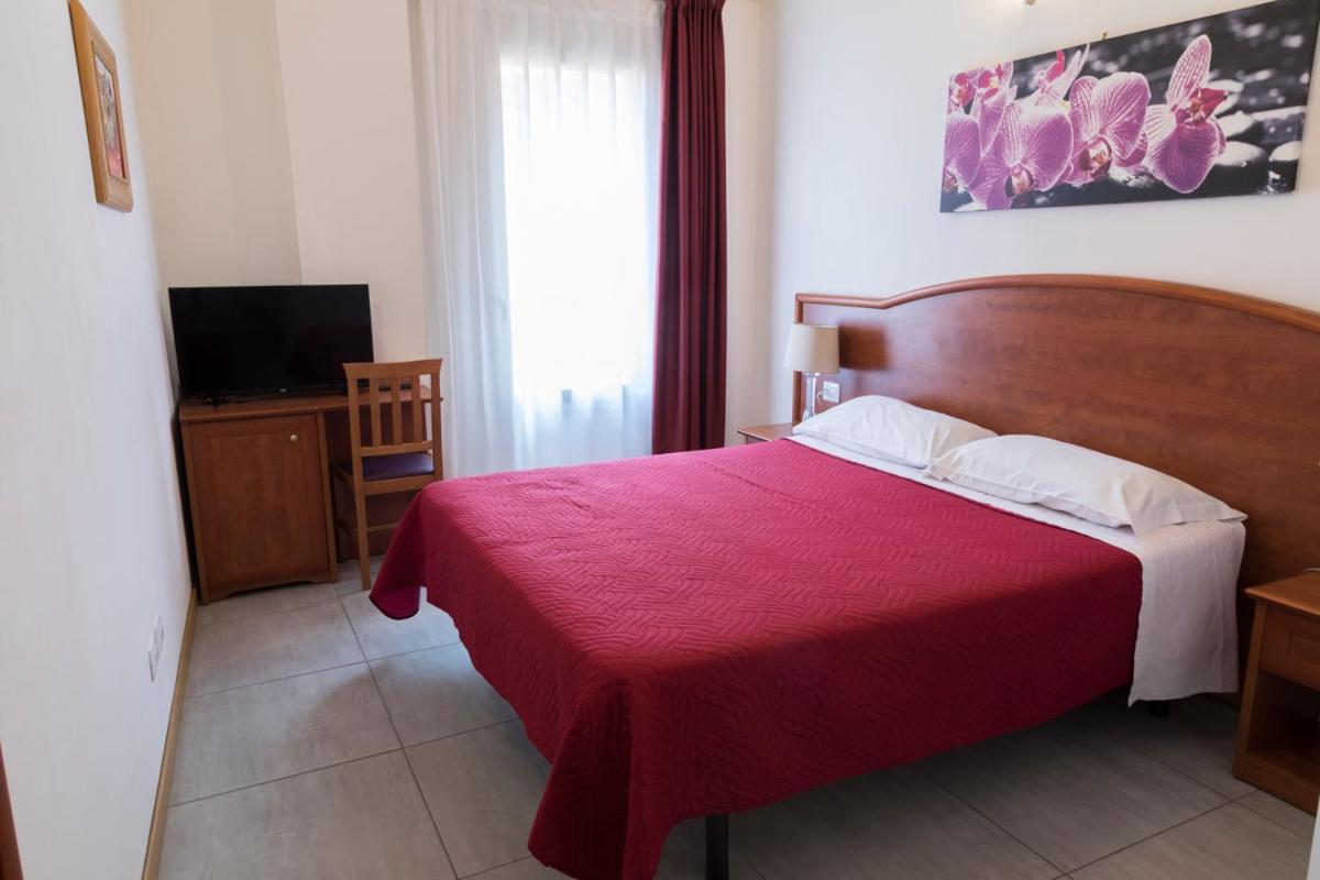 Double Room - Photo 21