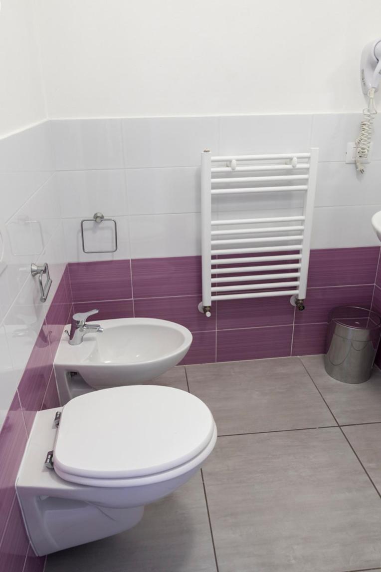 Double Room - Photo 23