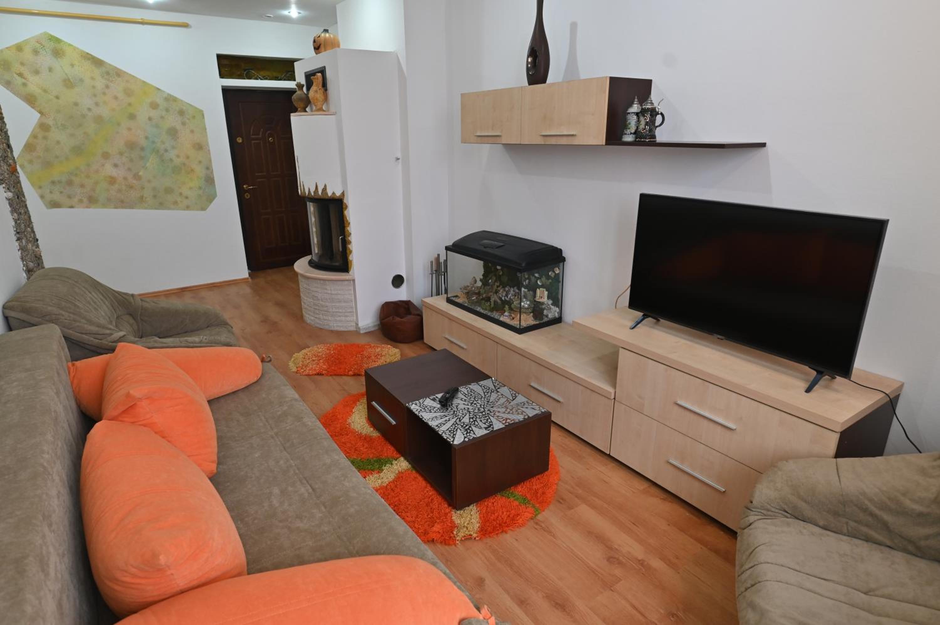 Two-Bedroom Apartment - Photo 4