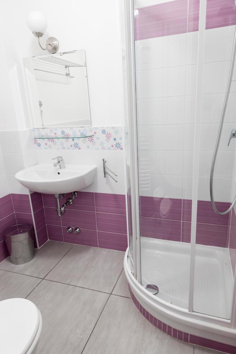 Double Room - Photo 4