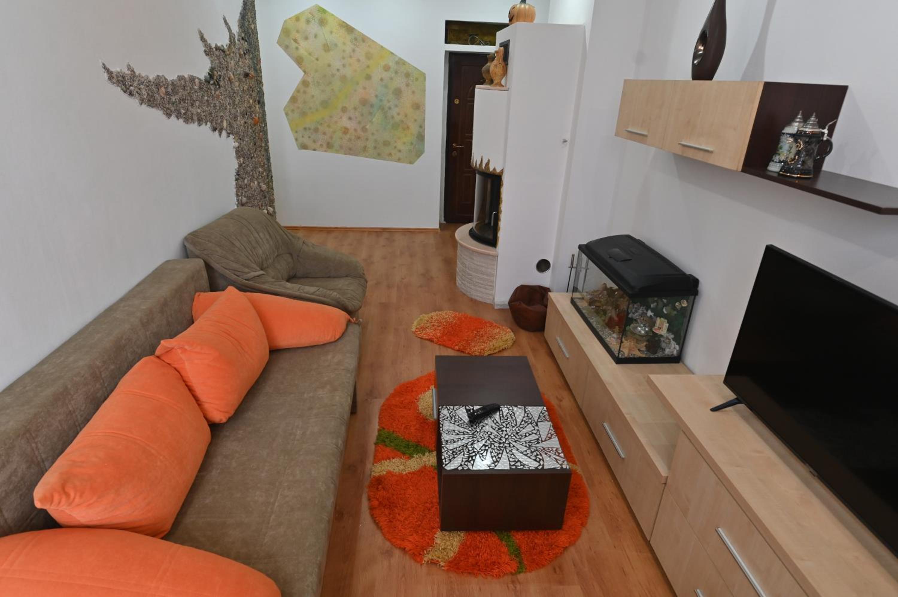 Two-Bedroom Apartment - Photo 6