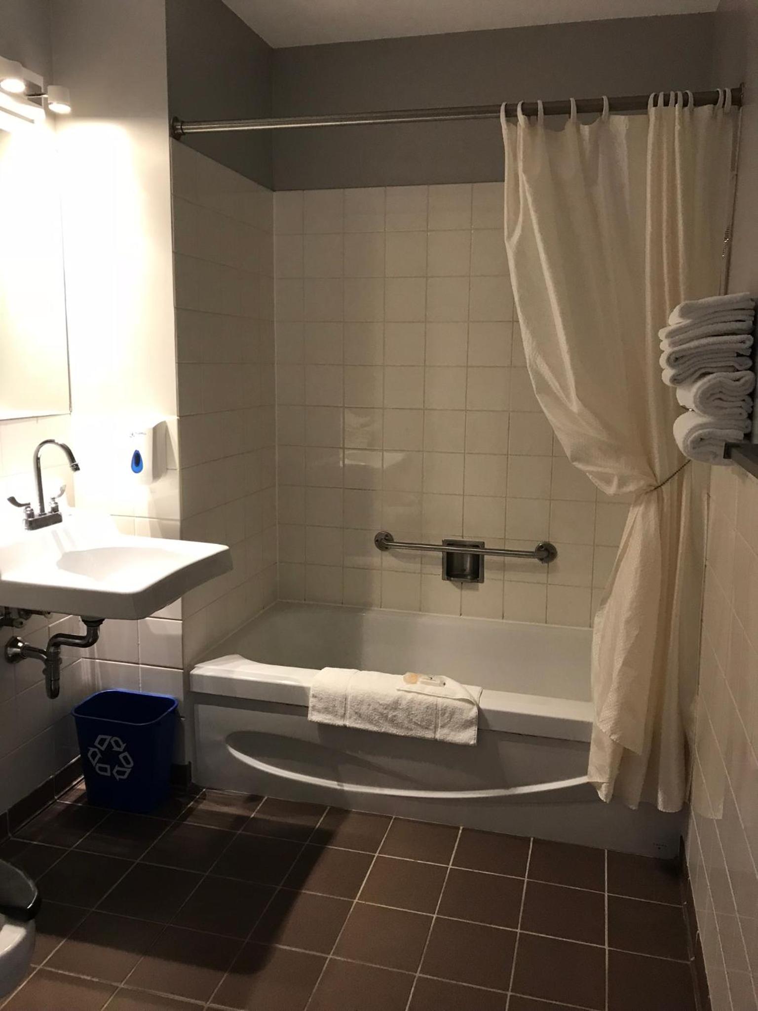 Triple Room - Disability Access photo 2