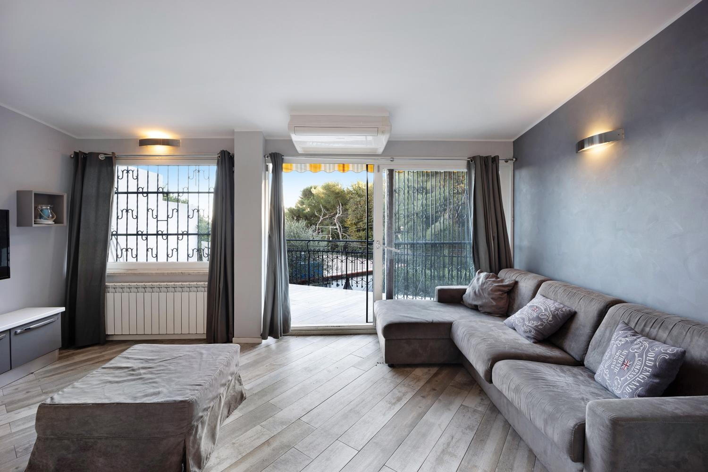 Two-Bedroom Deluxe Apartment with Ocean View photo 1