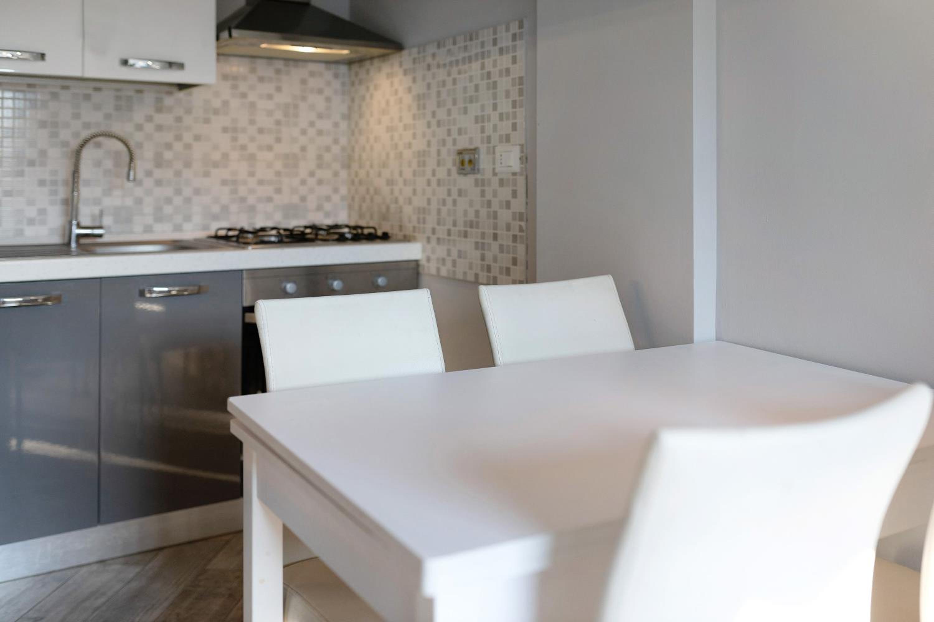 Two-Bedroom Deluxe Apartment with Ocean View photo 2