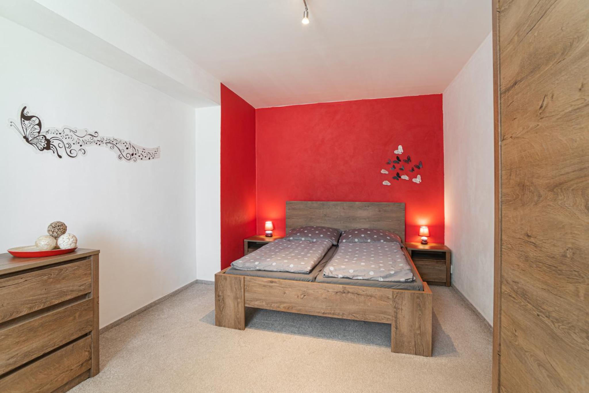 Apartment with Terrace - Photo 7