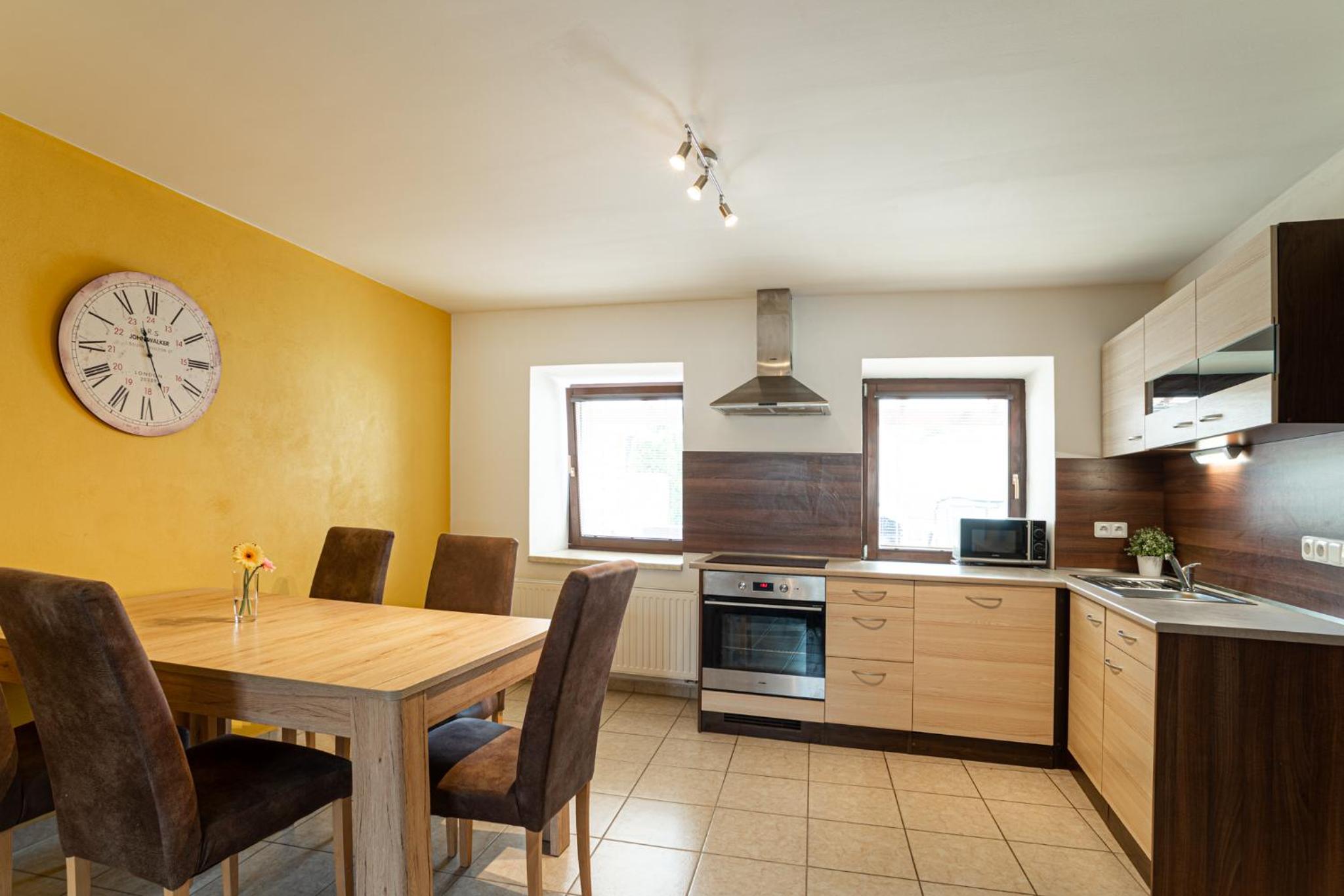 Apartment with Terrace - Photo 5