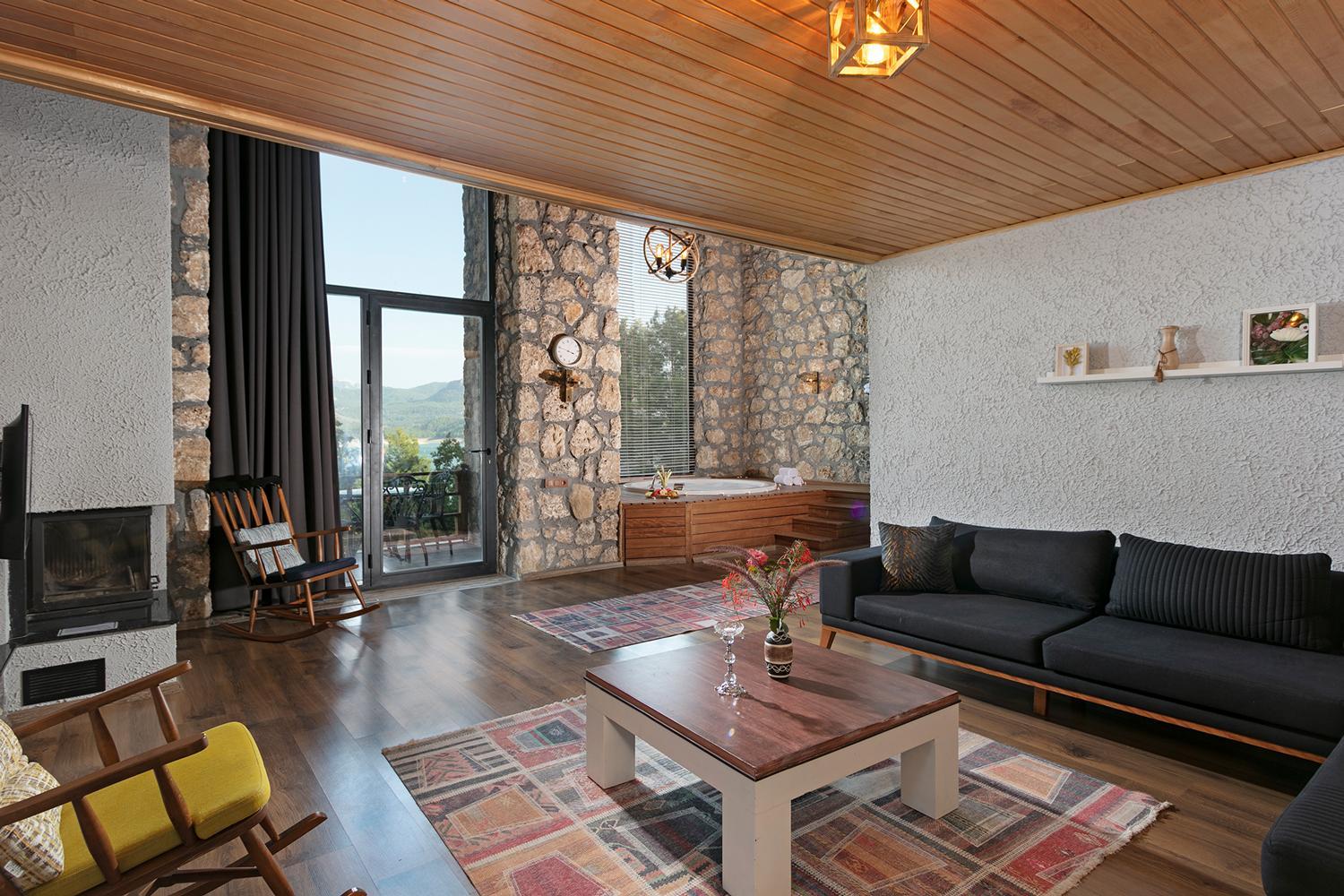 Villa - Photo 1