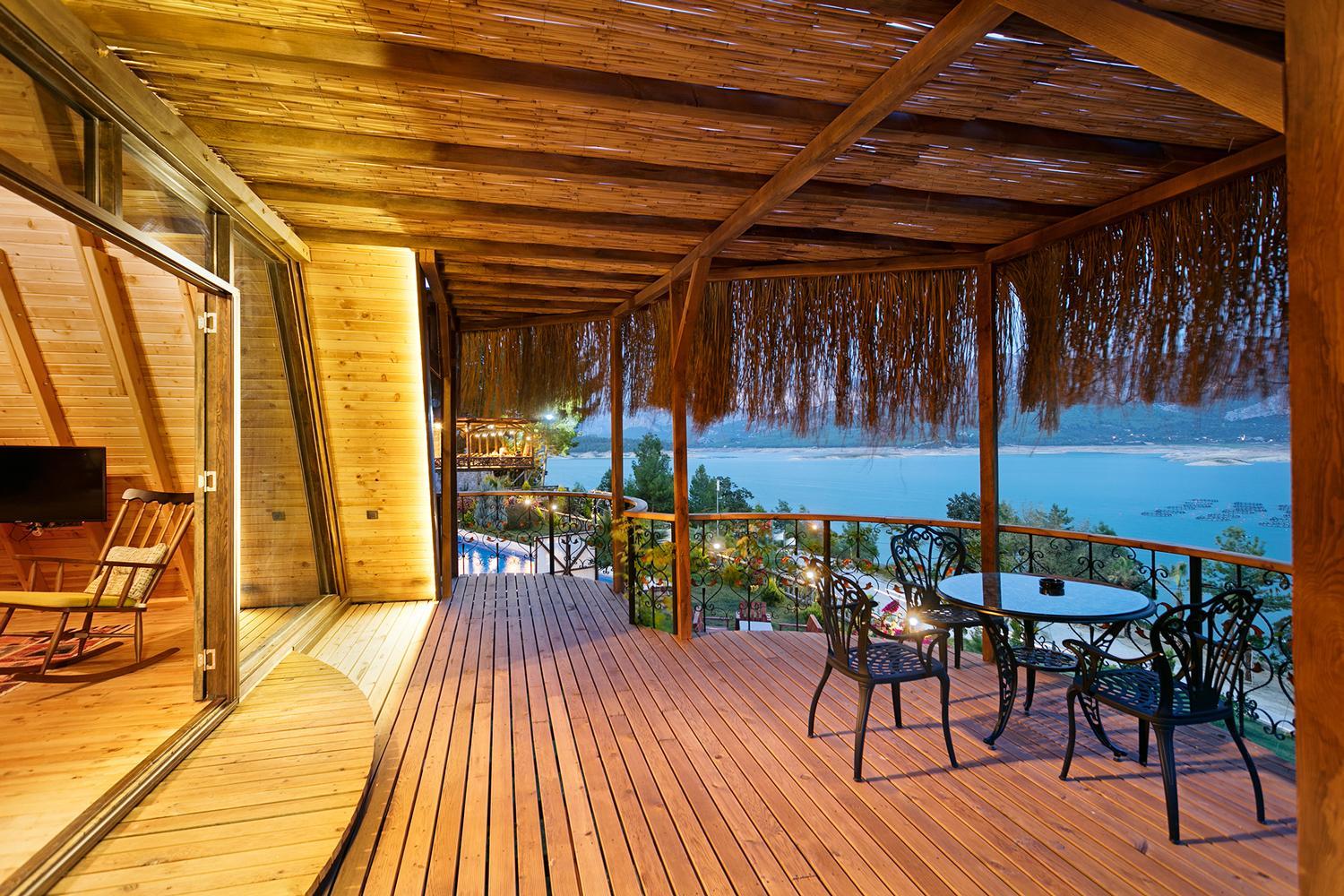 Deluxe Bungalow - Photo 10