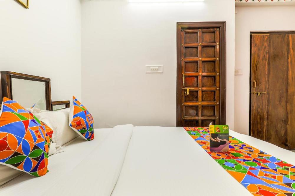 Deluxe Room - Photo 5