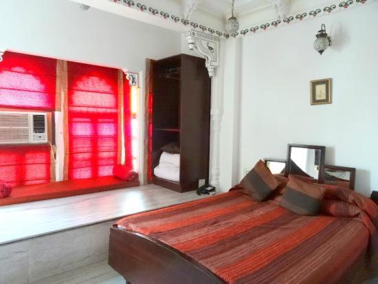 Deluxe Room - Photo 6