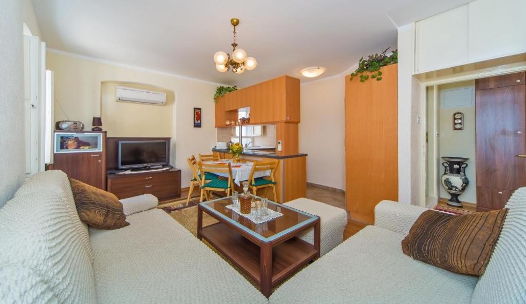Two-Bedroom Apartment with City View
