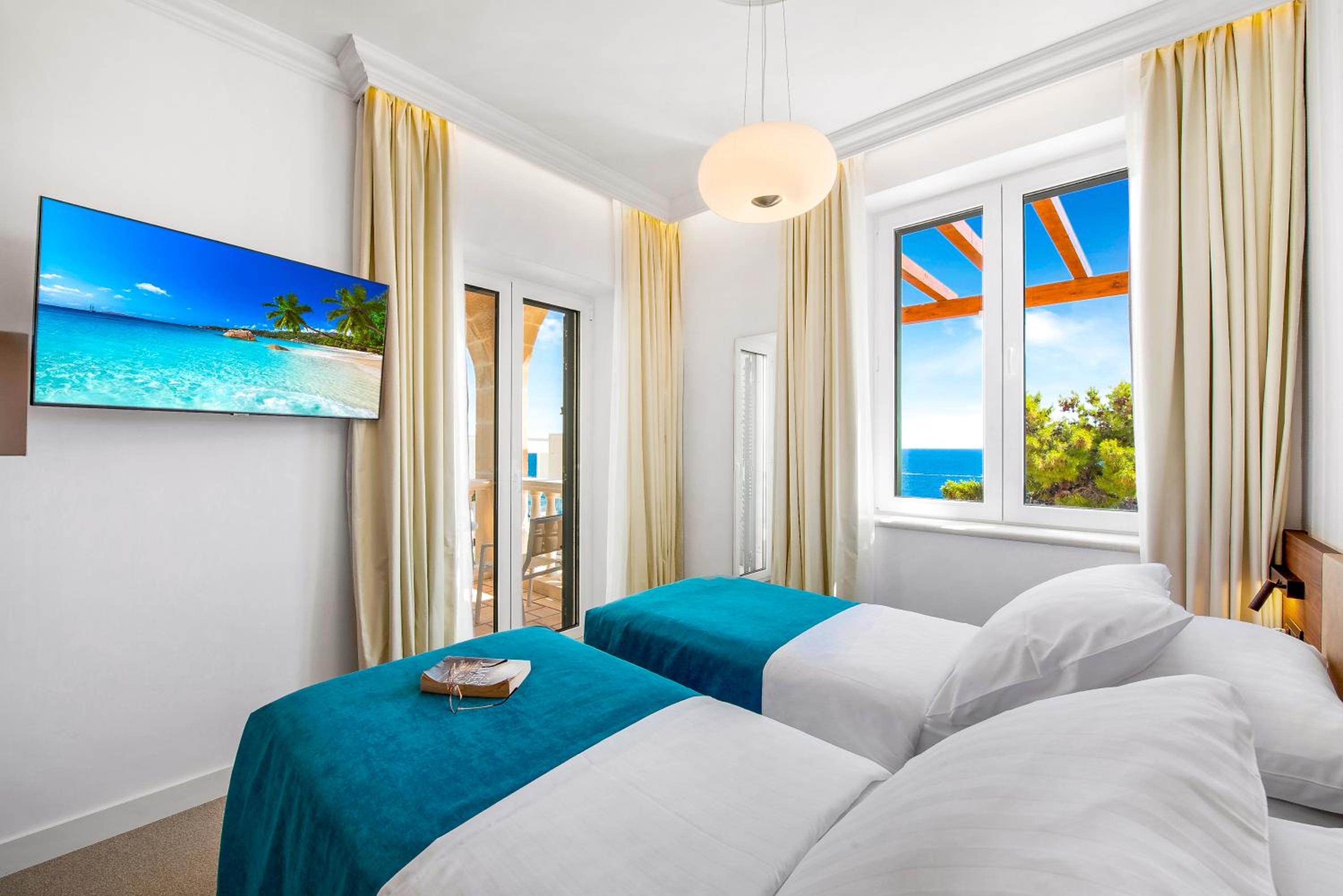 Family Room with Sea View and Terrace photo 2