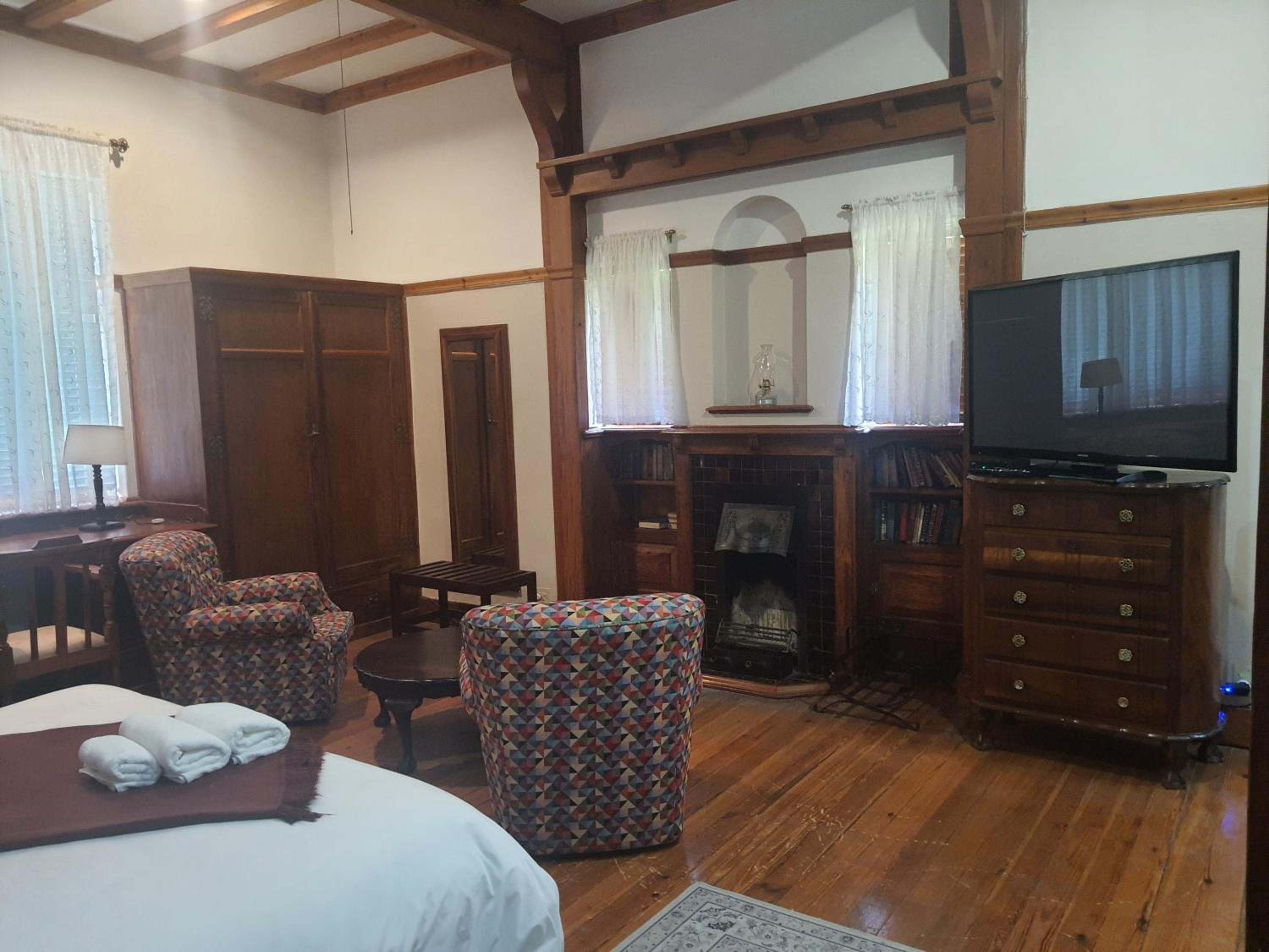 Deluxe King Room - Photo 4