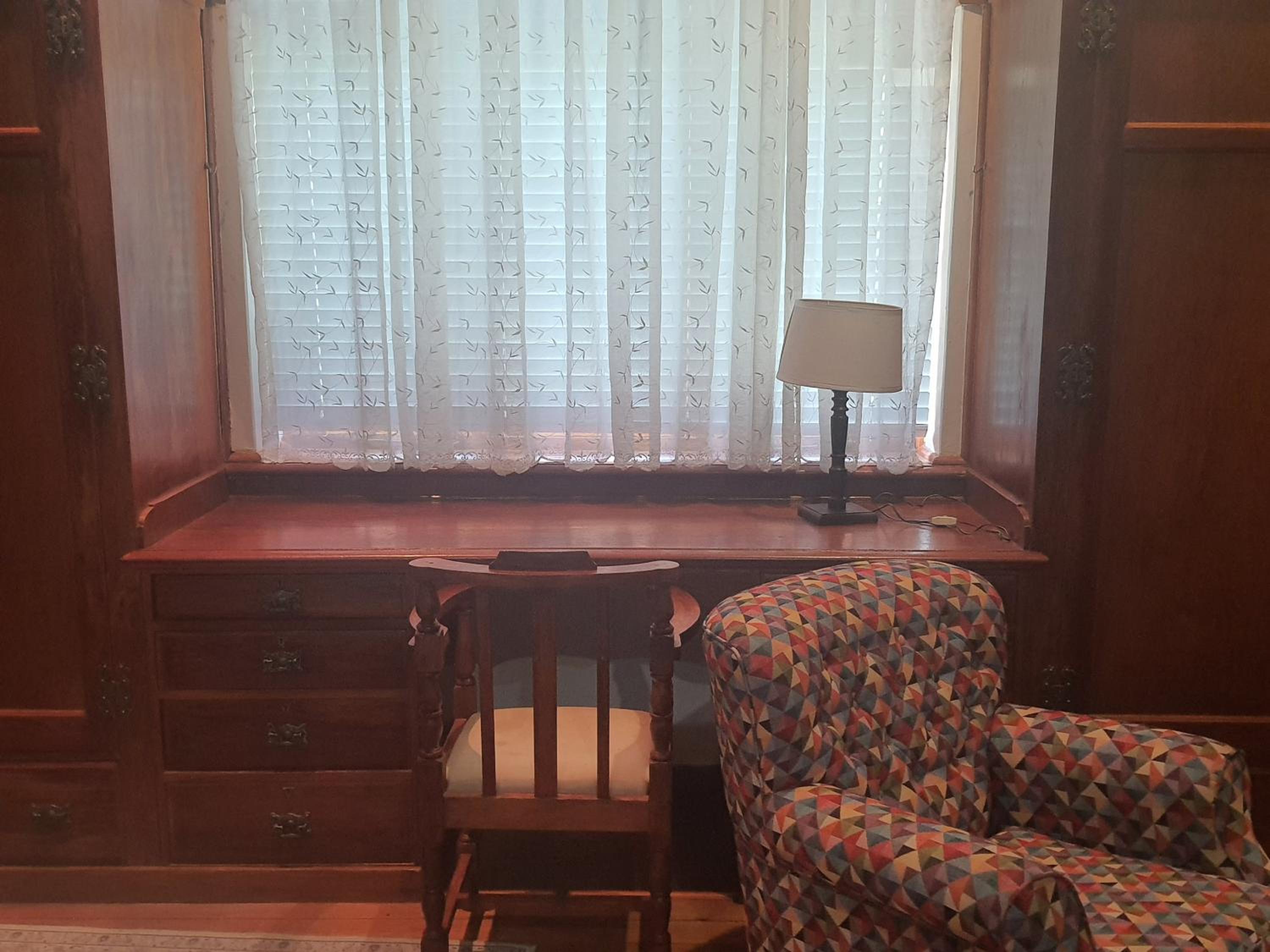Deluxe King Room - Photo 7