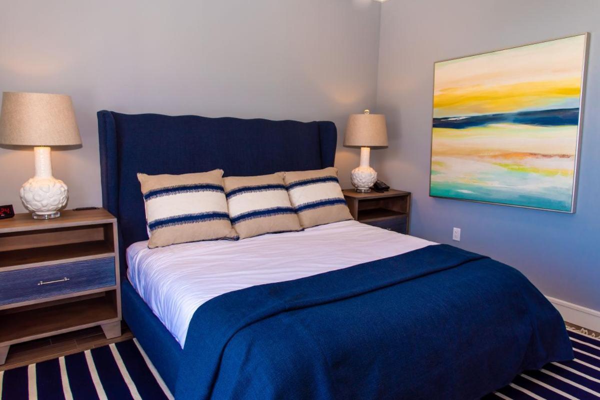 Junior Suite with Pool View - Photo 1