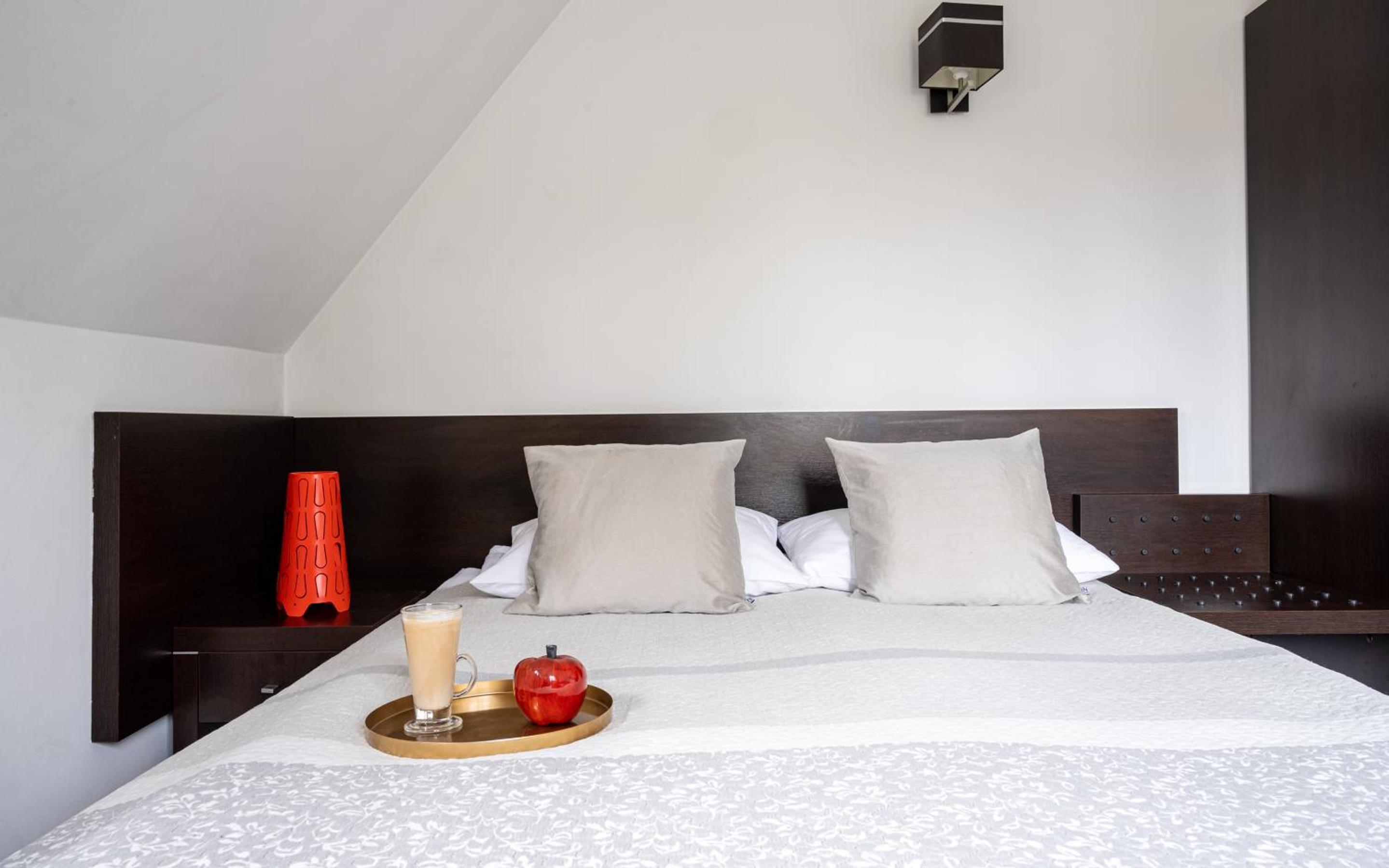 Double Room (2 Adults + 1 Child) - Photo 4