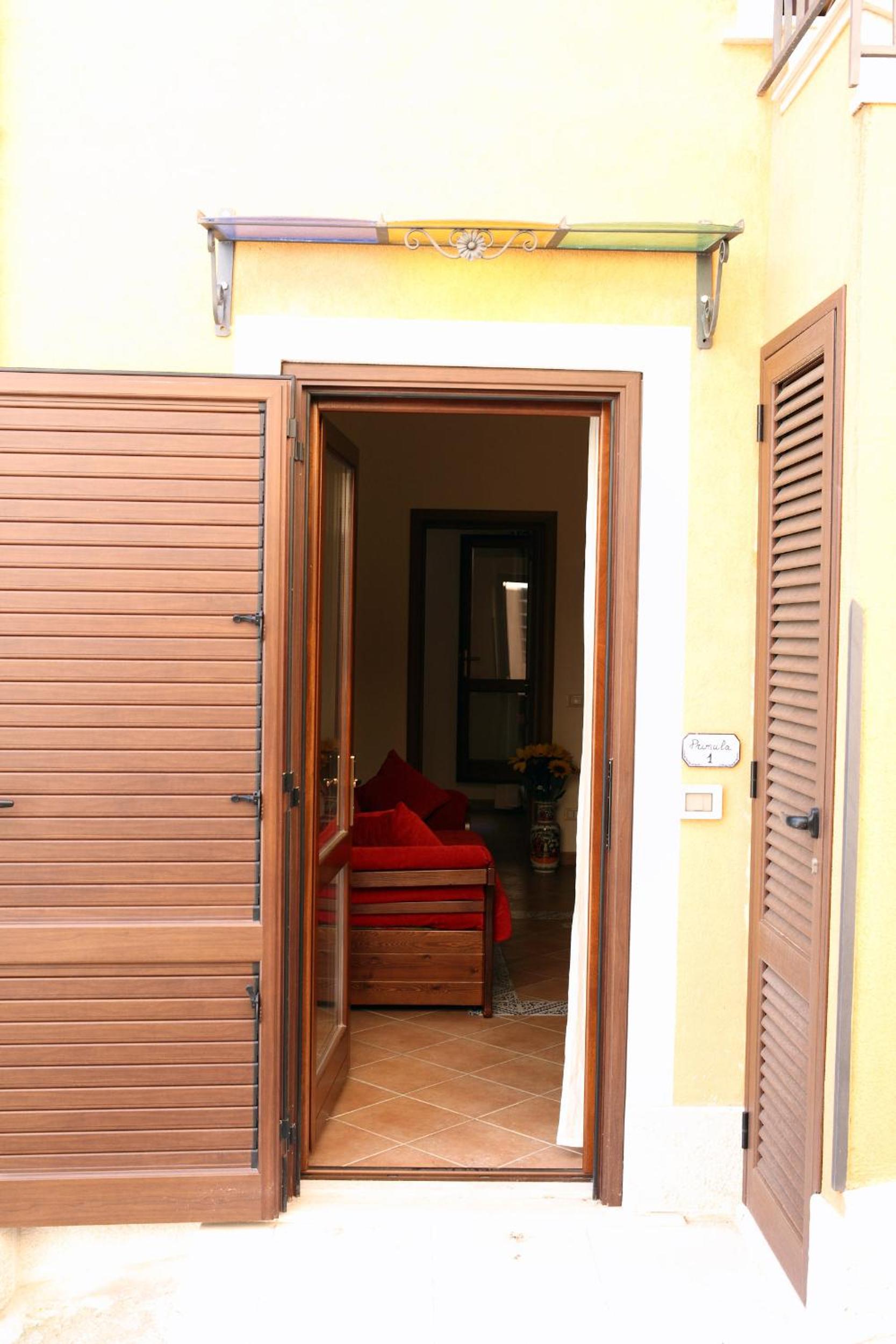 One-Bedroom Apartment (4 Adults) - Photo 1