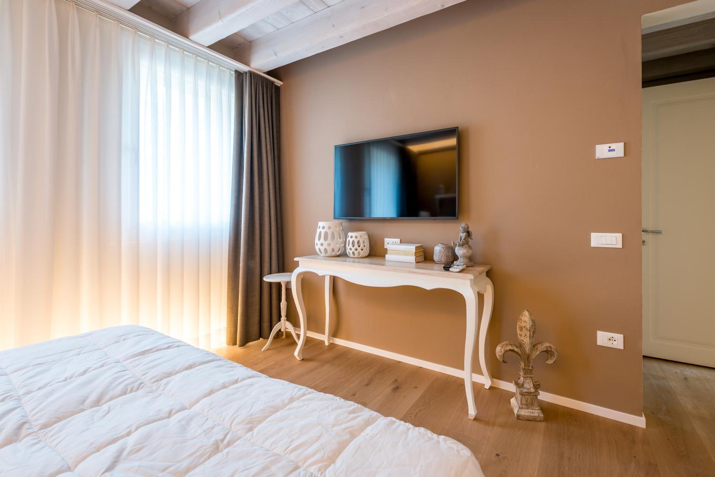 Superior King Room photo 3