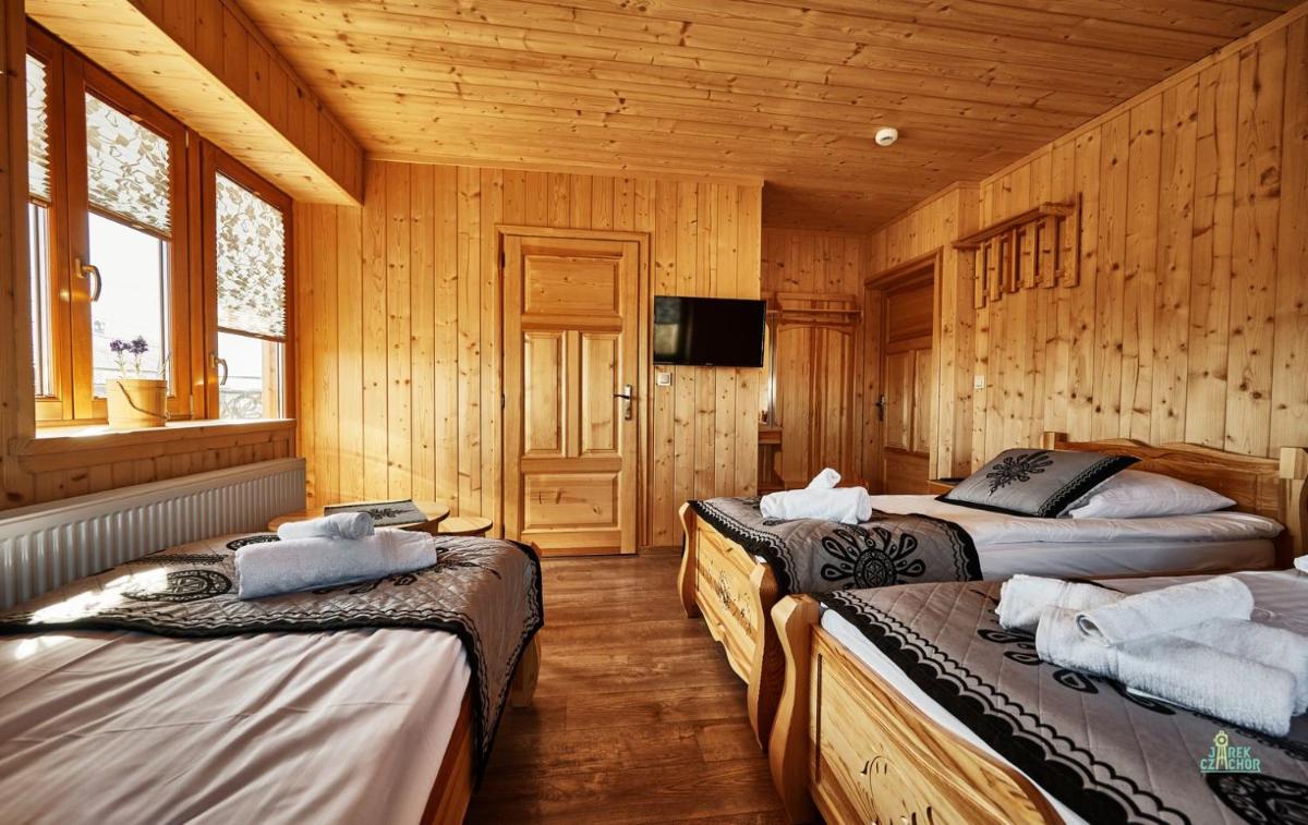 Quadruple Room with Mountain View photo 2