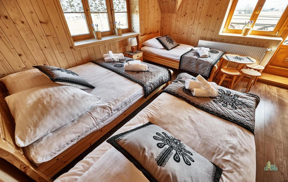 Quadruple Room with Mountain View photo 3
