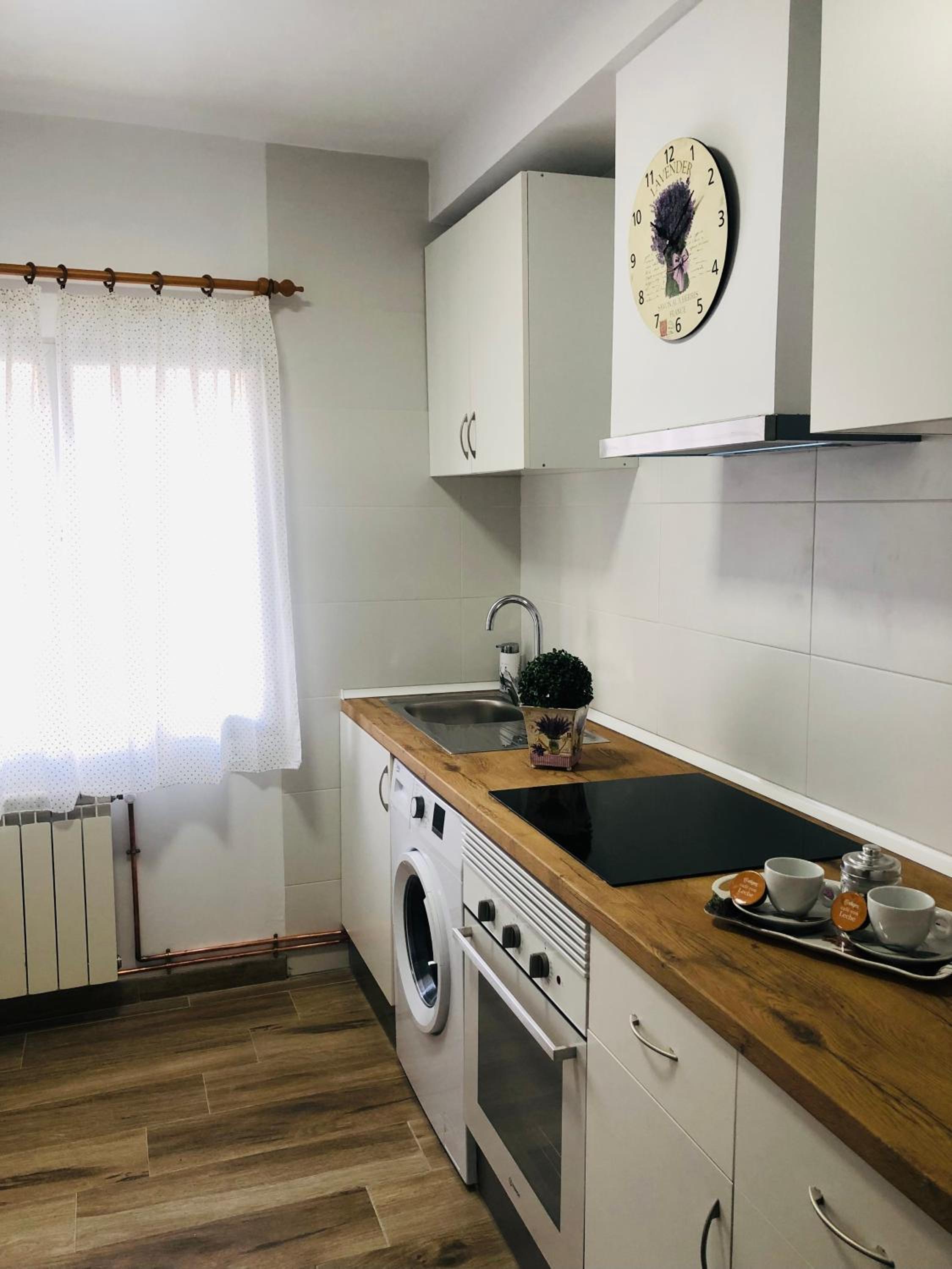 Three-Bedroom Apartment - Photo 27