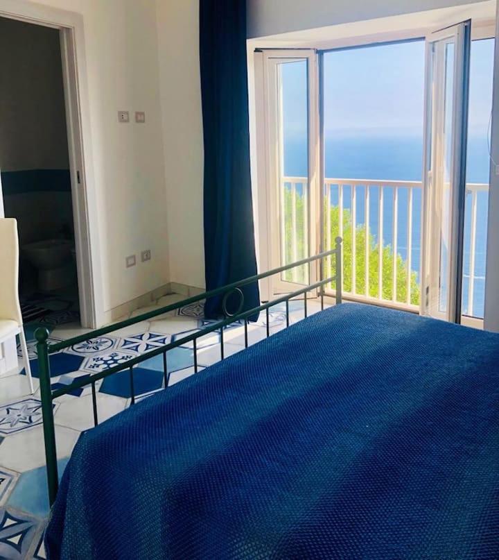 Double Room with Spa Bath - Photo 2