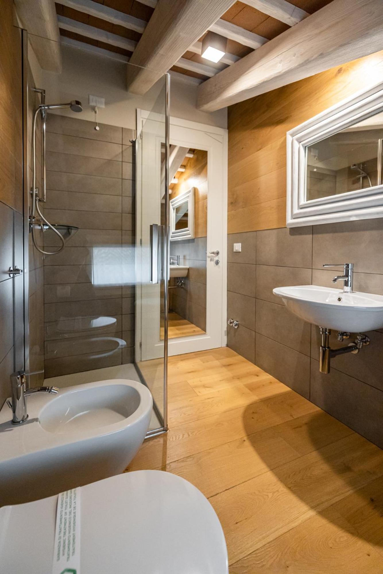Double Room - Photo 12
