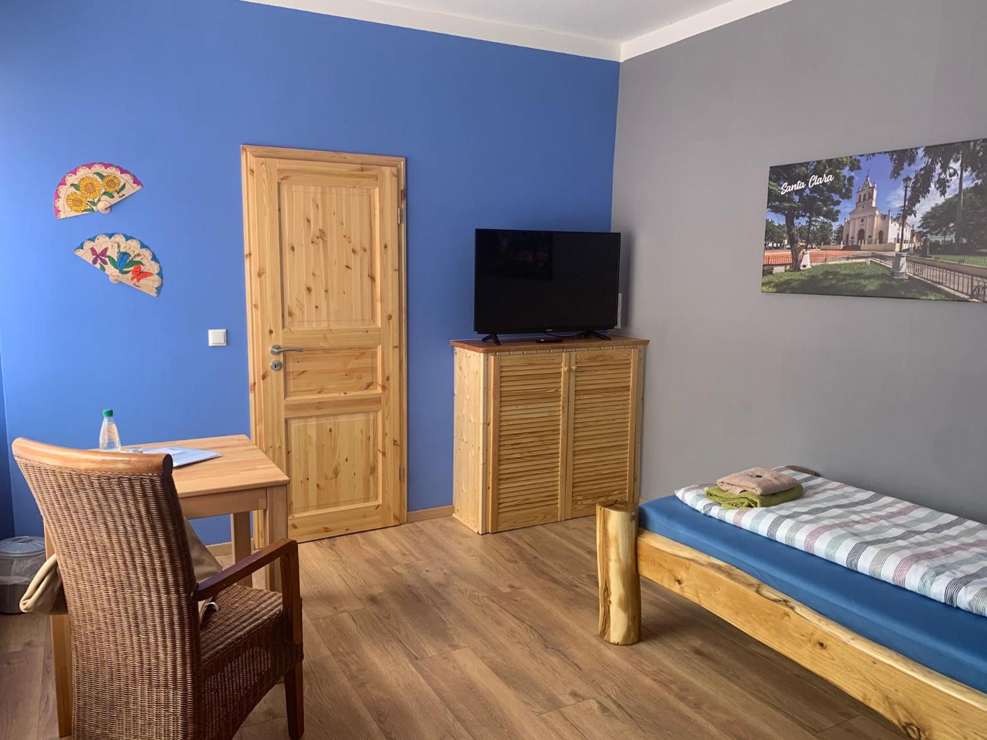 Single Room photo 2