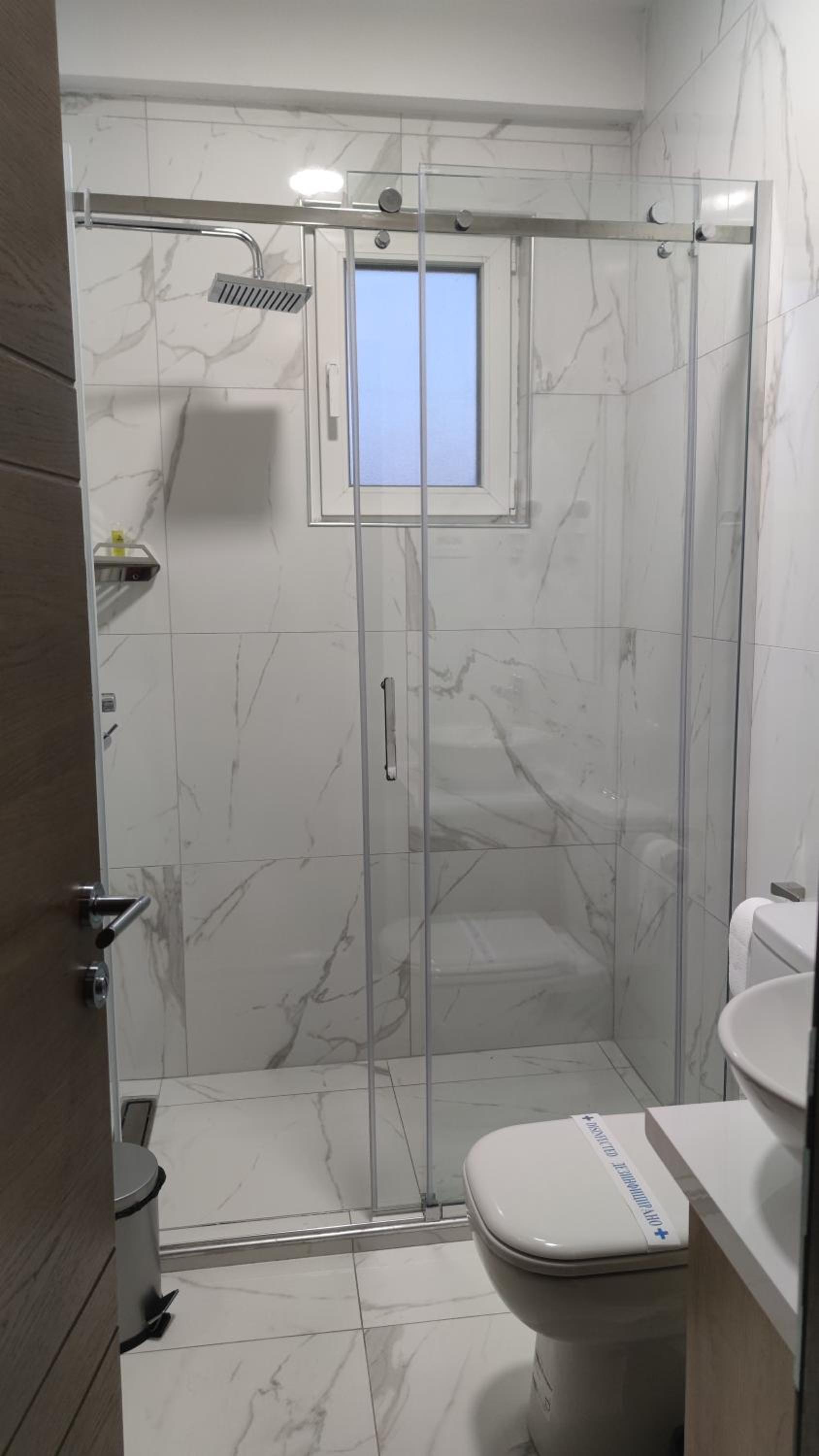Single Room with Bathroom photo 3