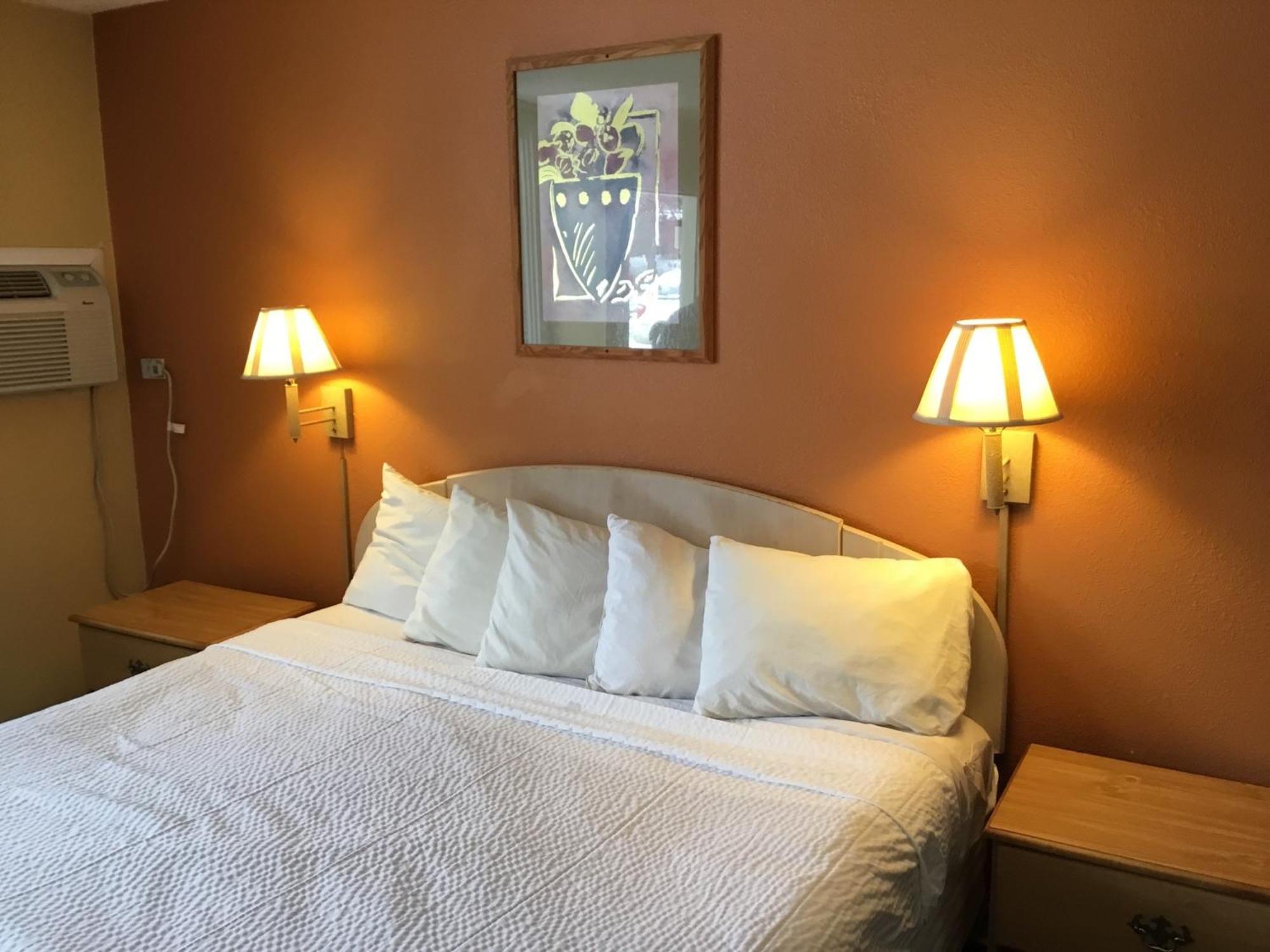 King Room- Non-Smoking photo 2