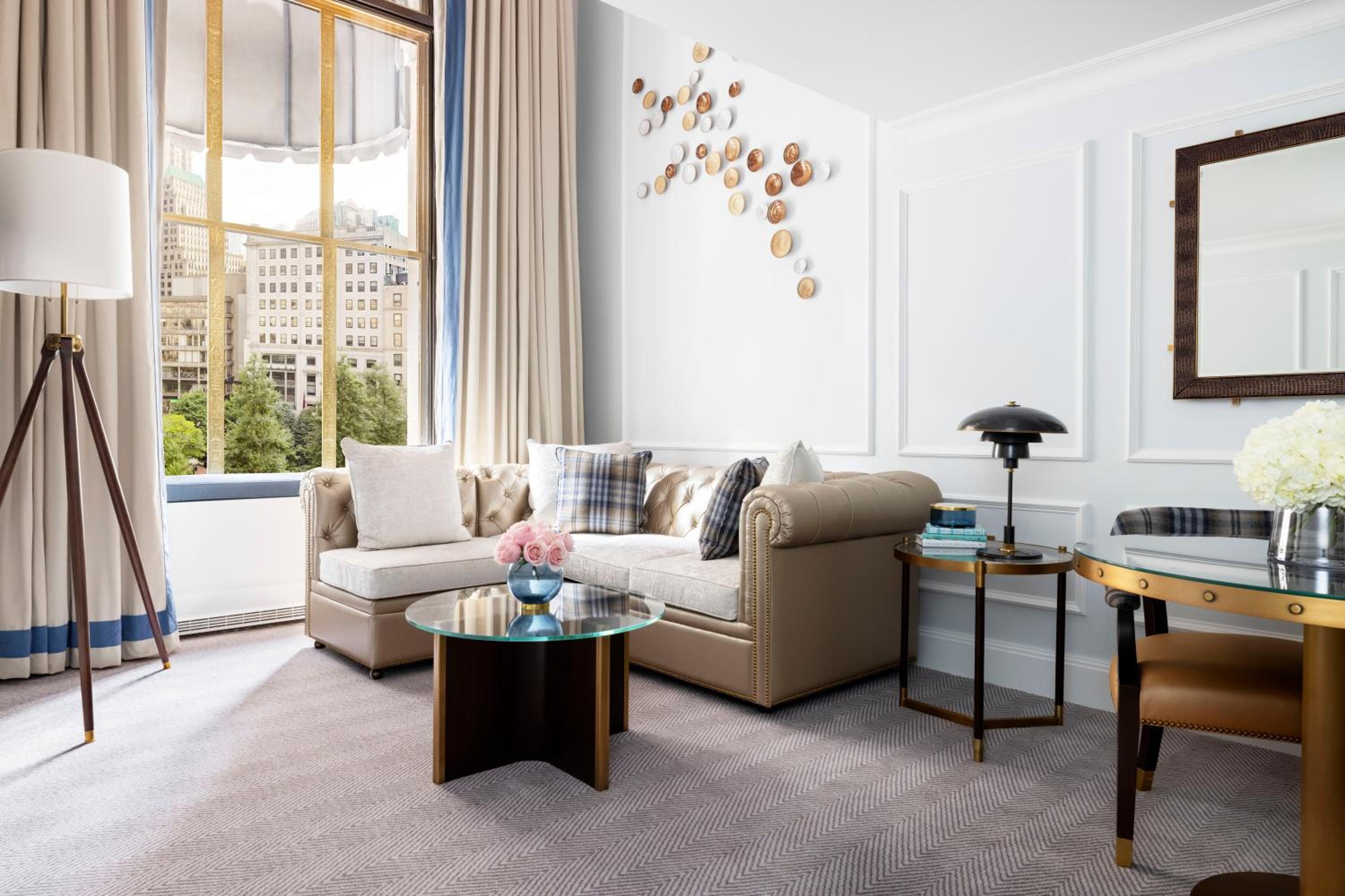 Club Bi-Level Executive Suite photo 1
