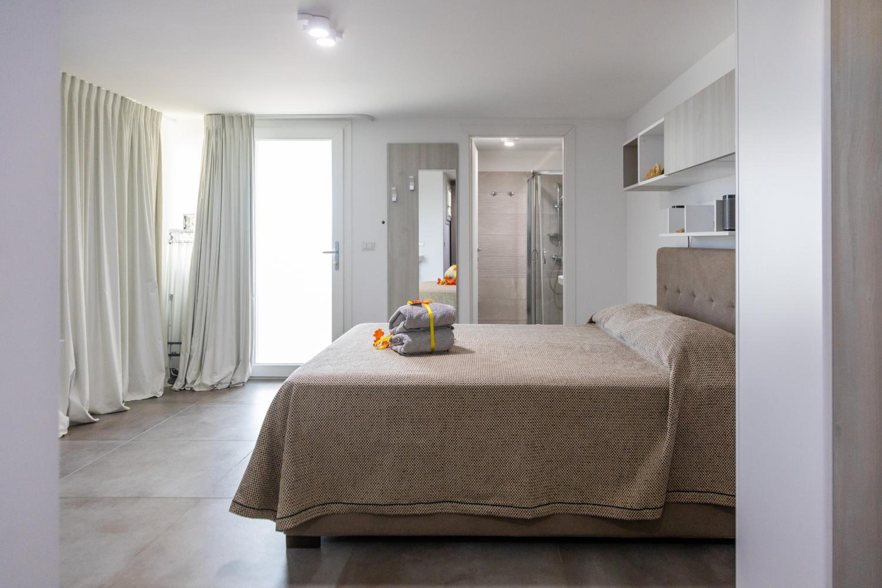 Deluxe Suite with Spa Bath