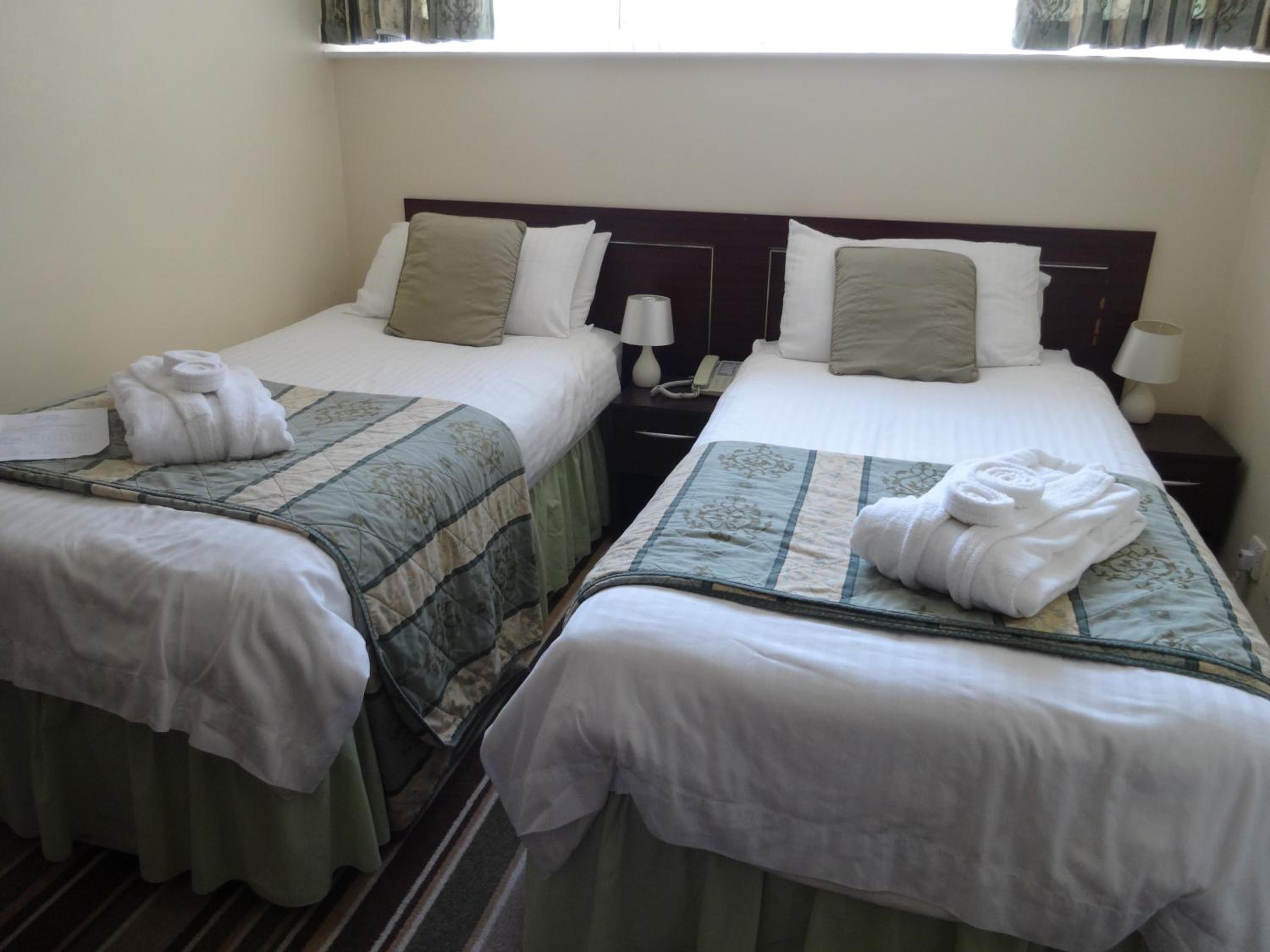 Twin Room - Photo 5