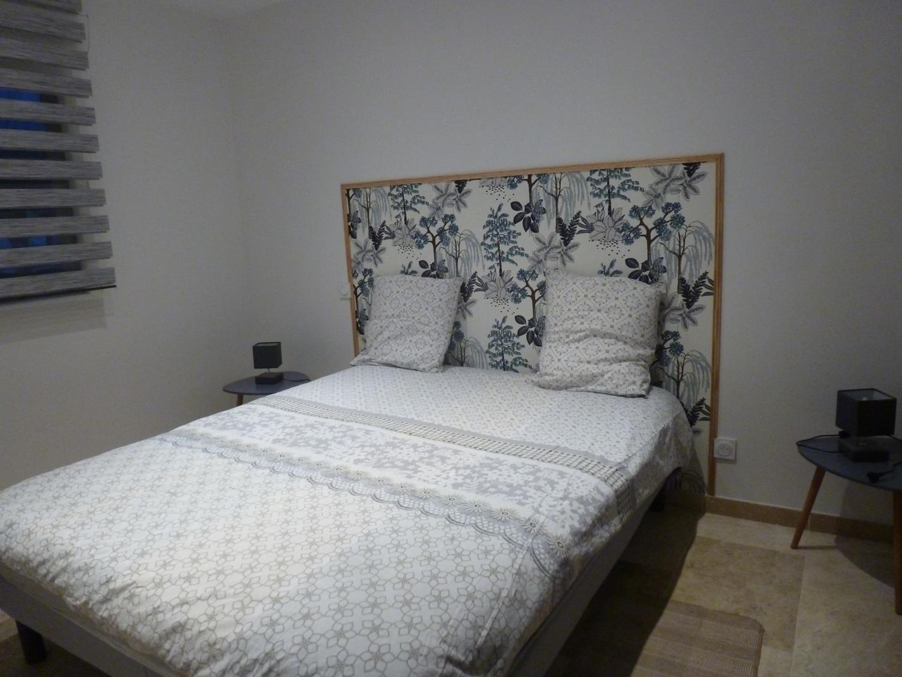 One-Bedroom Apartment - Photo 3