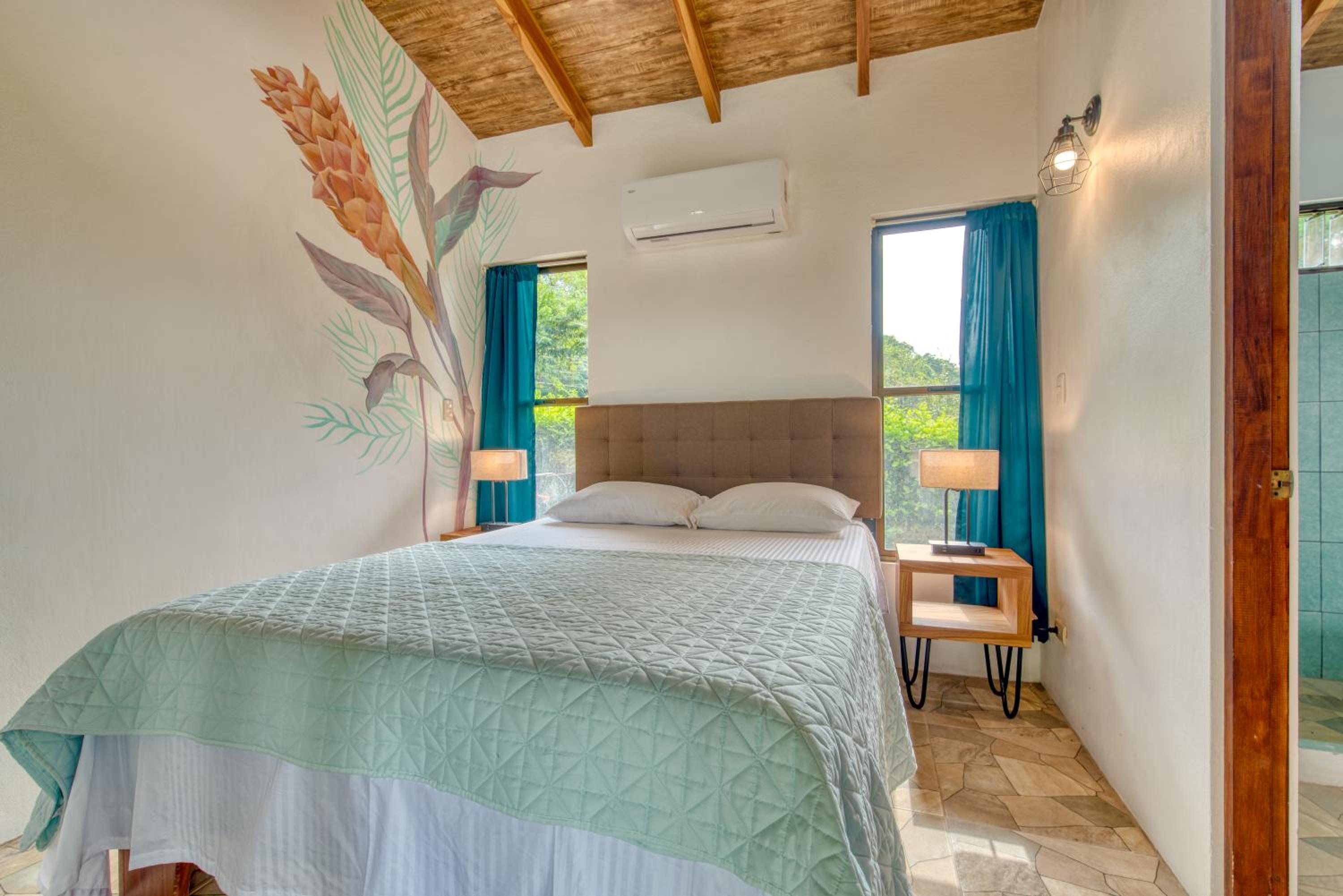 Queen Room with Garden View