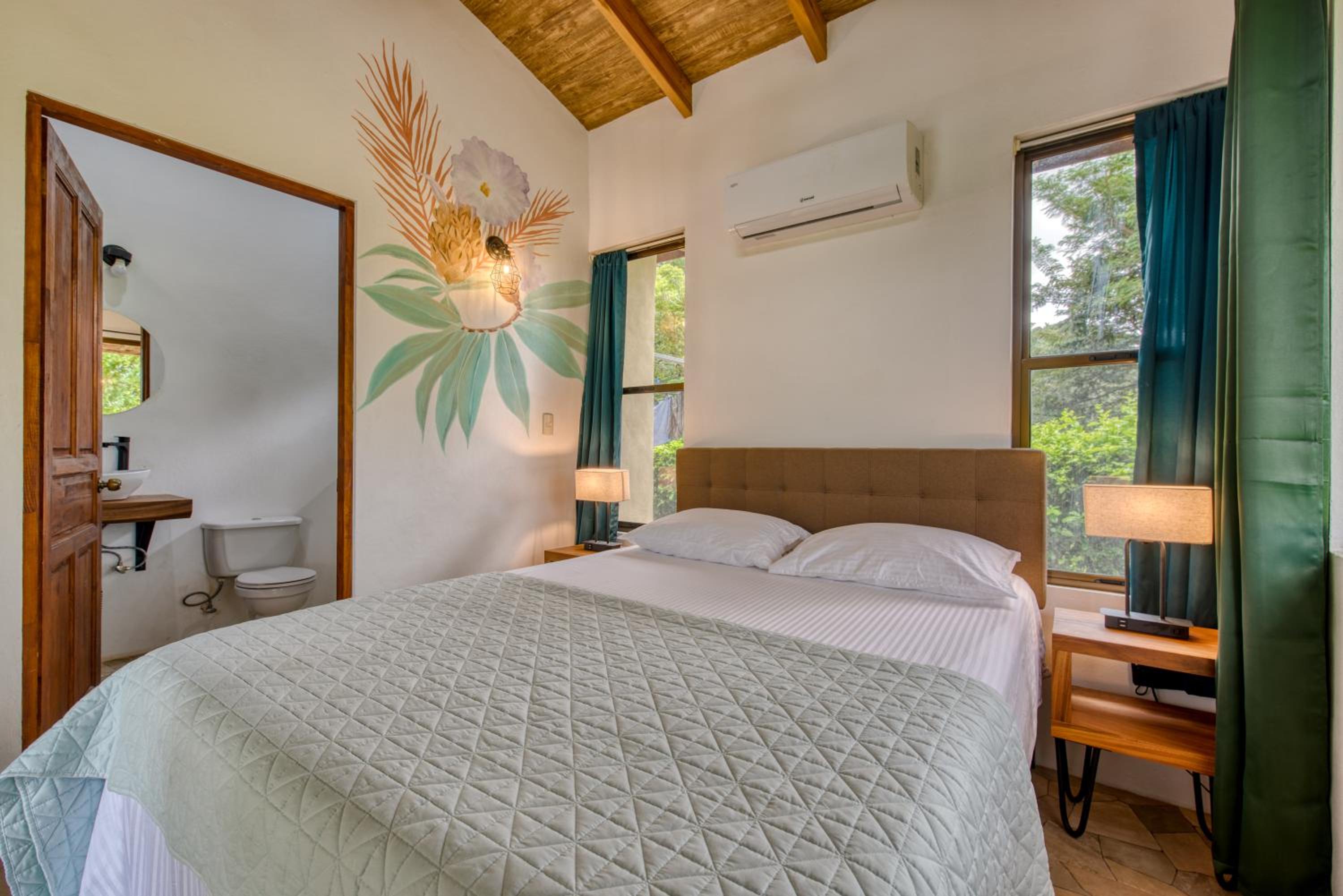 Standard Queen Room Tortuga