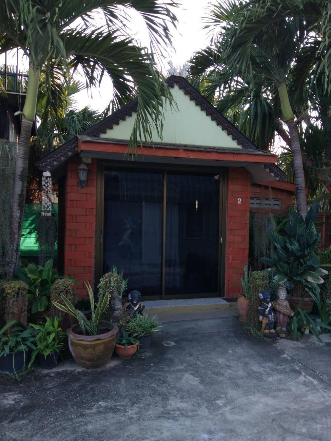 Double Room with Private Bathroom - Photo 2