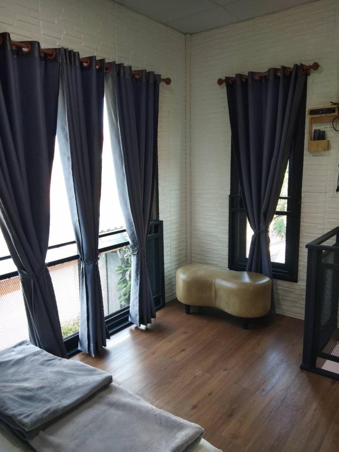 Family Room - Photo 2