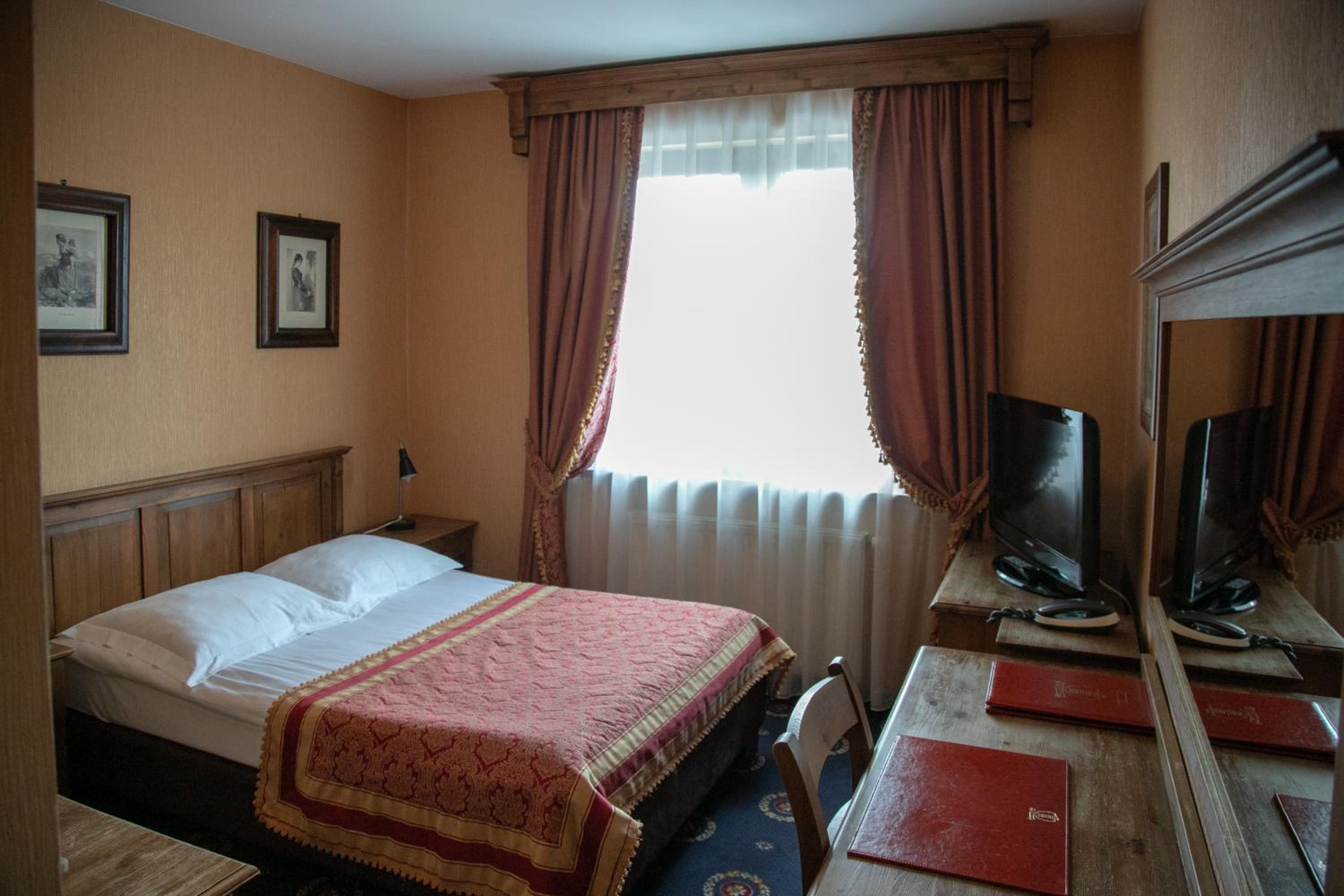 Economy Double Room photo 1