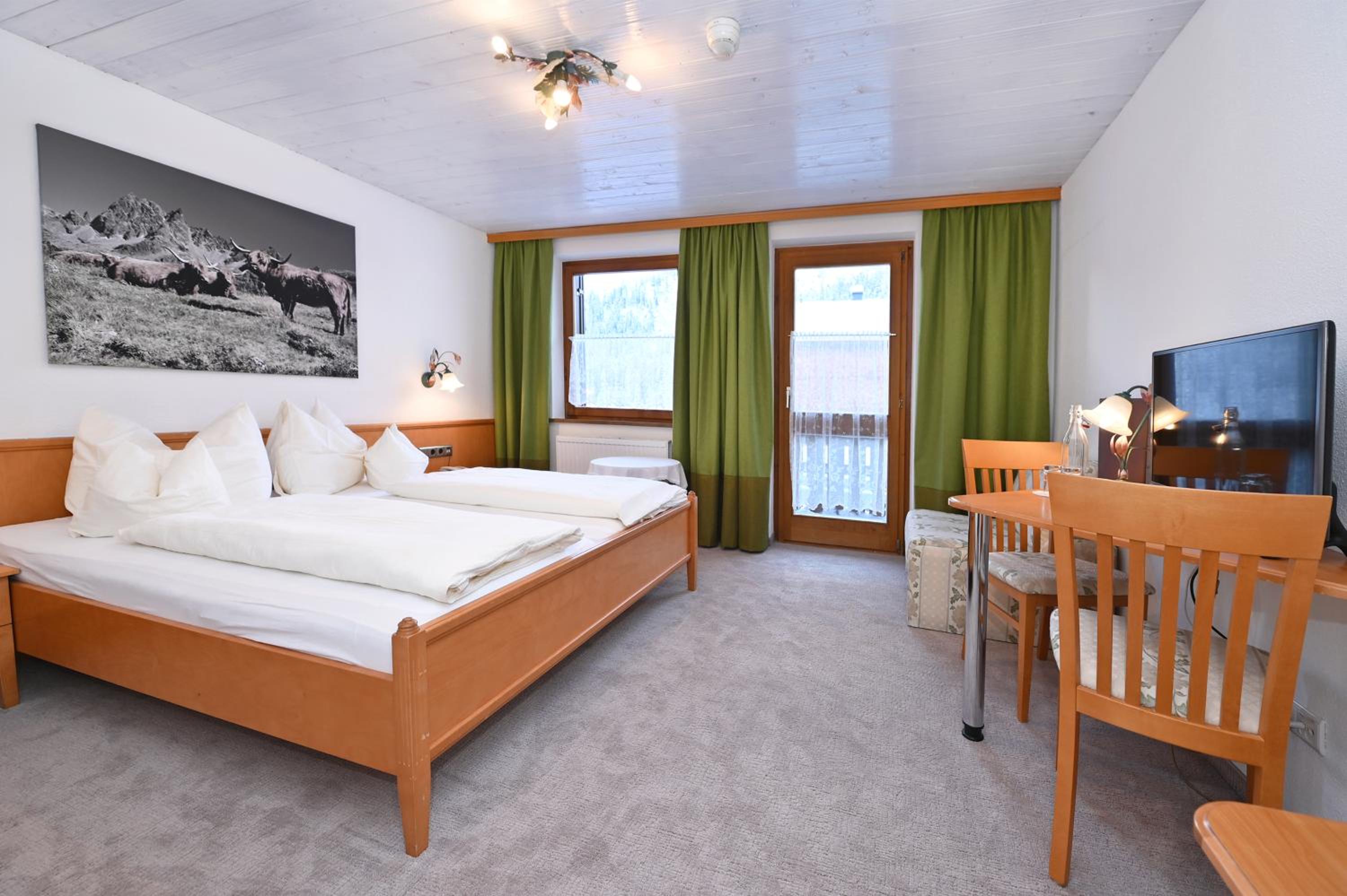 Double Room - Photo 8