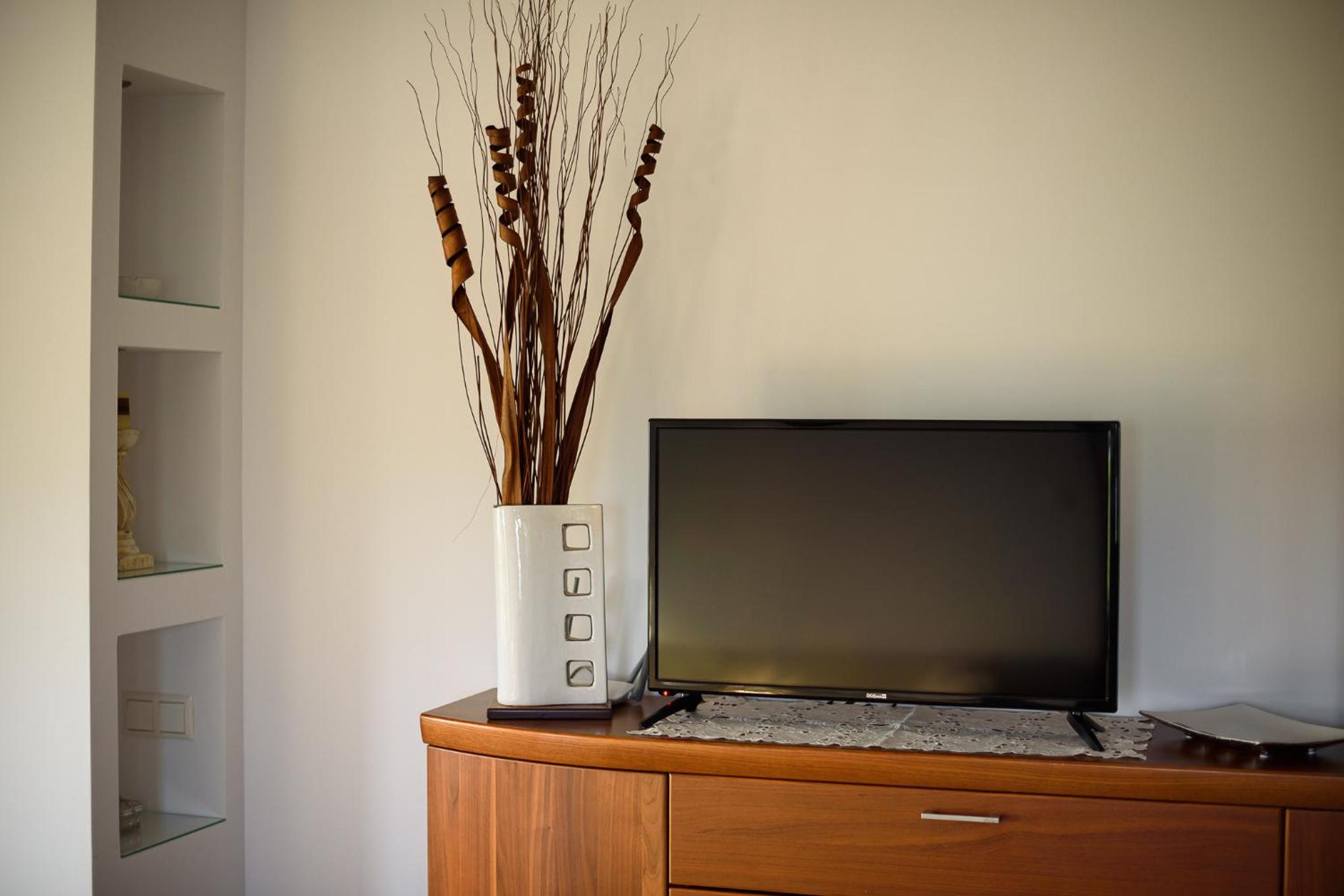 One-Bedroom Apartment - Photo 36