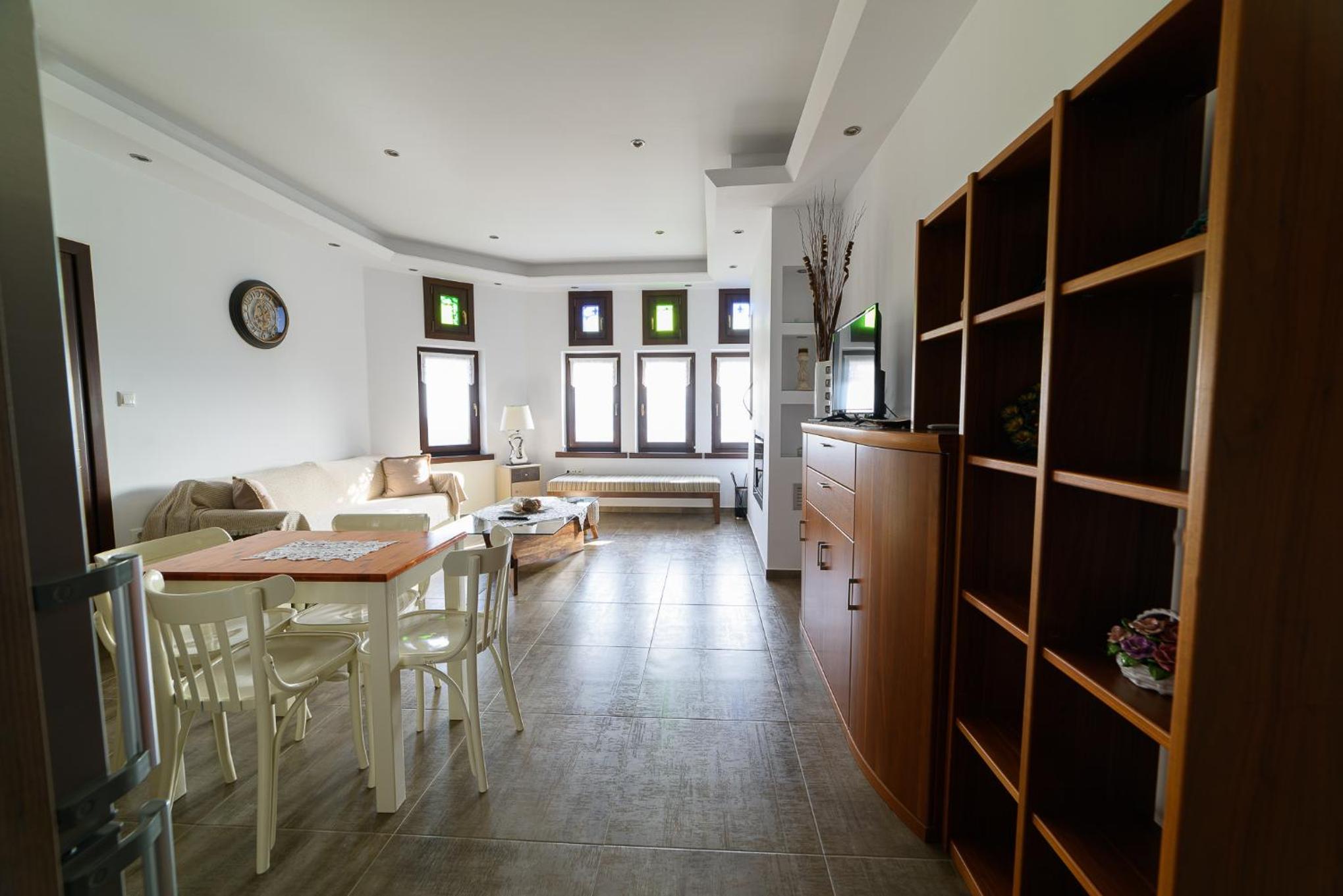 One-Bedroom Apartment - Photo 37