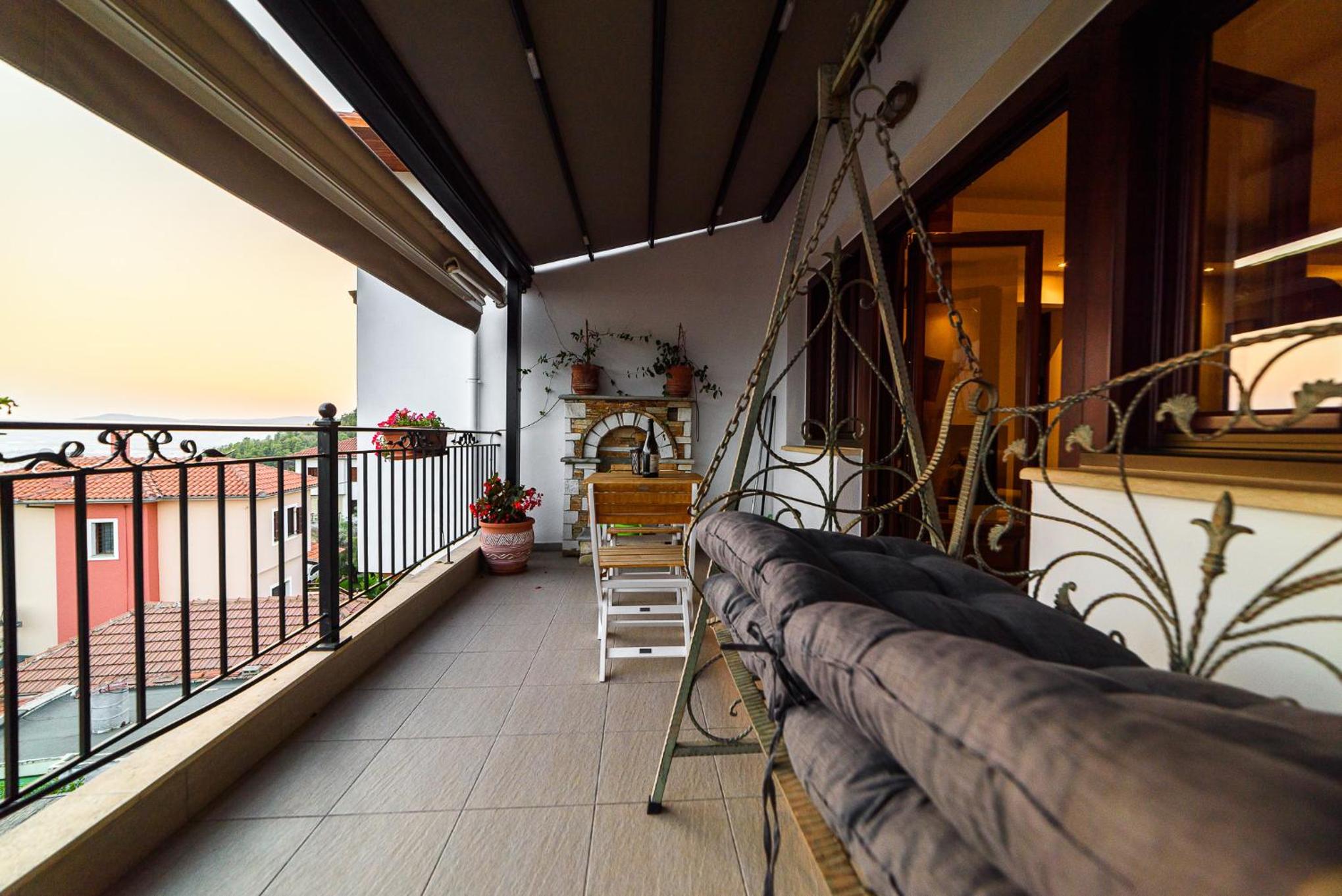 Two-Bedroom Apartment - Photo 40