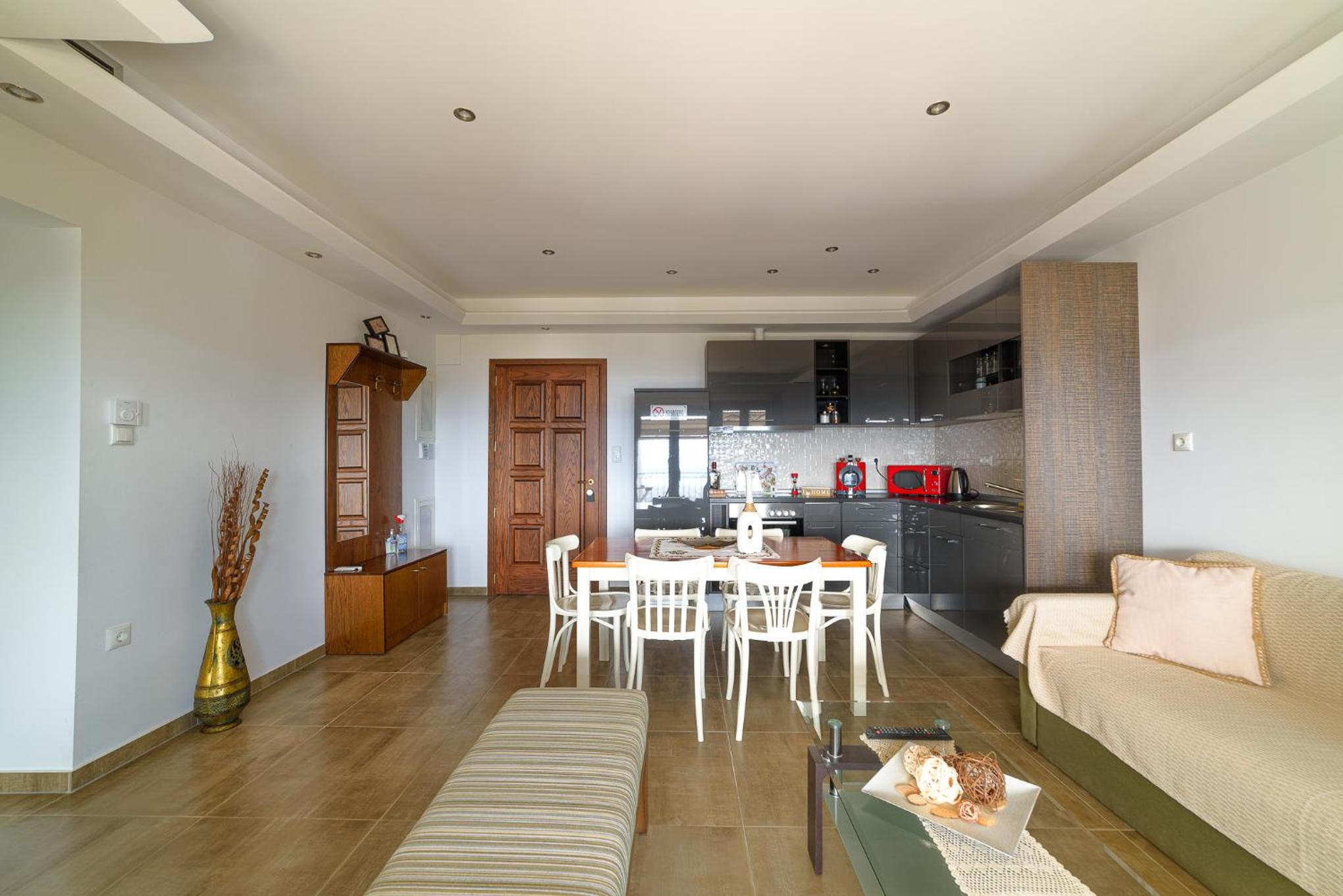 Two-Bedroom Apartment - Photo 2