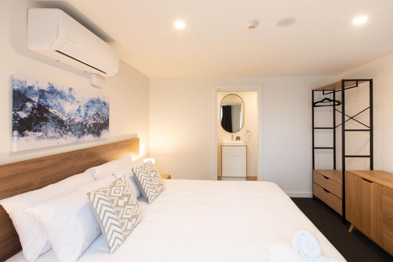Superior King Room - Photo 10