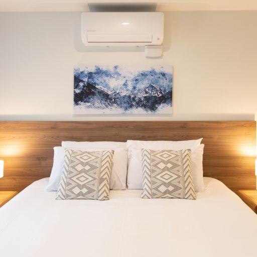 Superior King Room - Photo 9